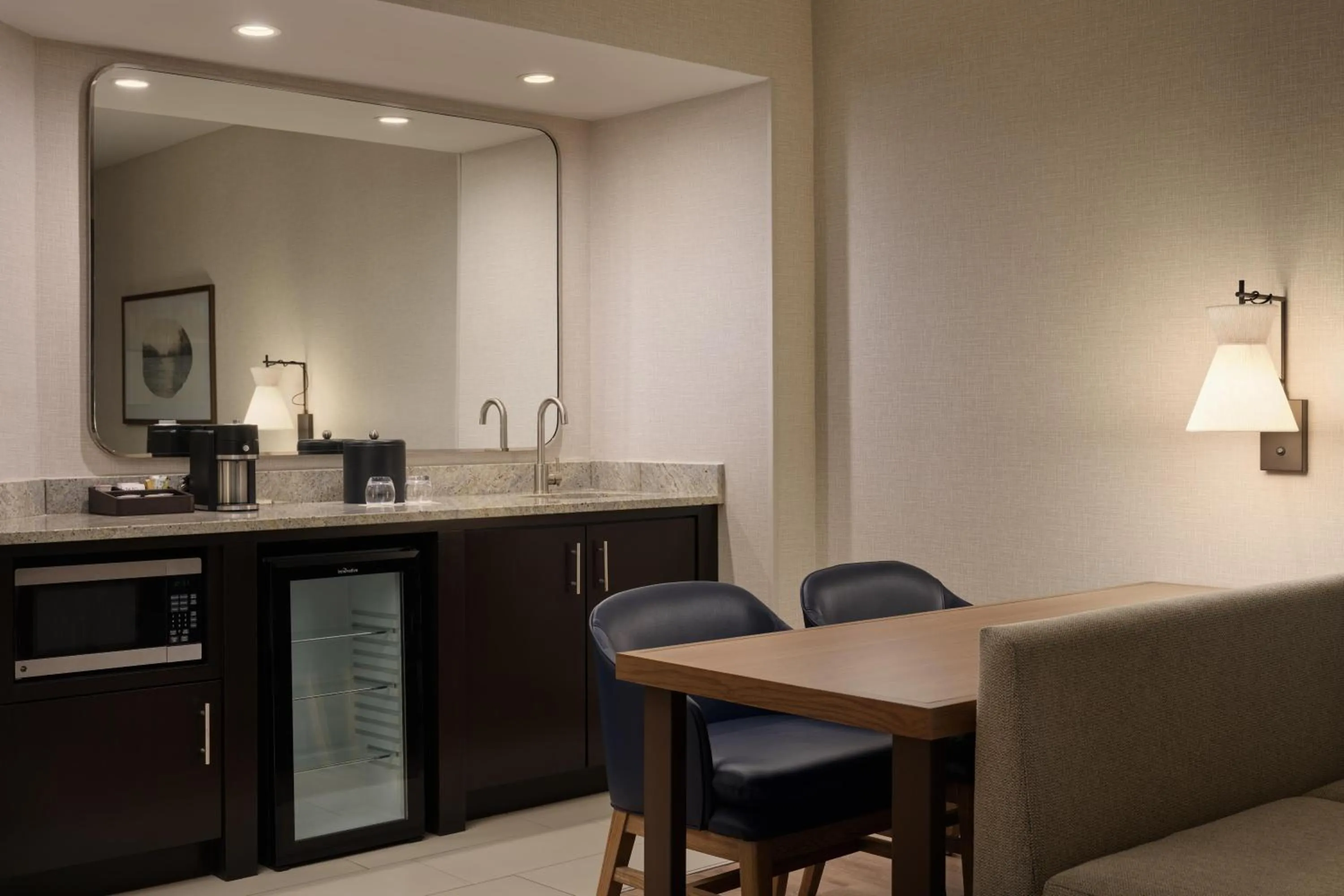 Bedroom in Hyatt Regency Suites Atlanta Northwest