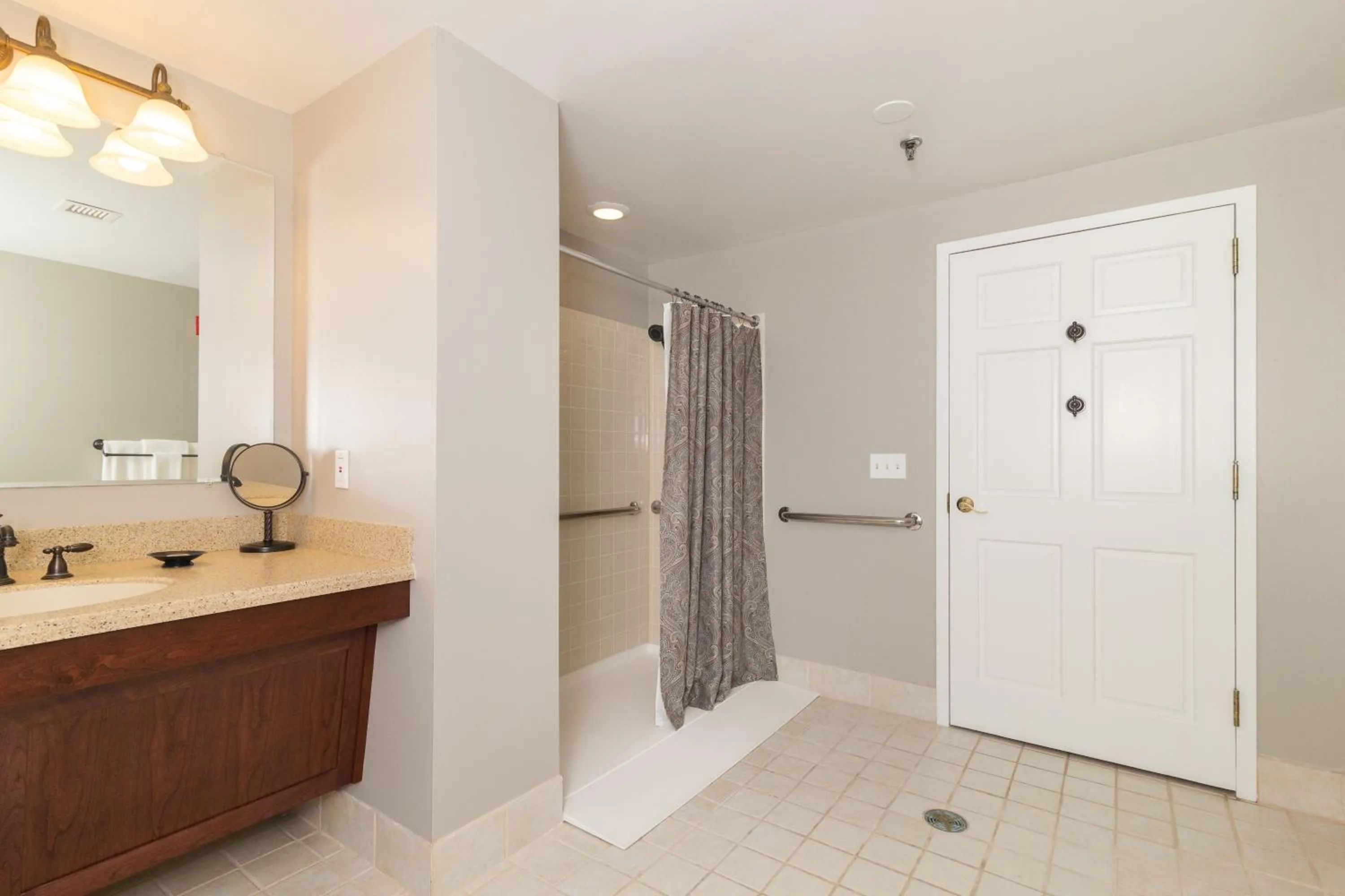 Shower in Nassau Inn