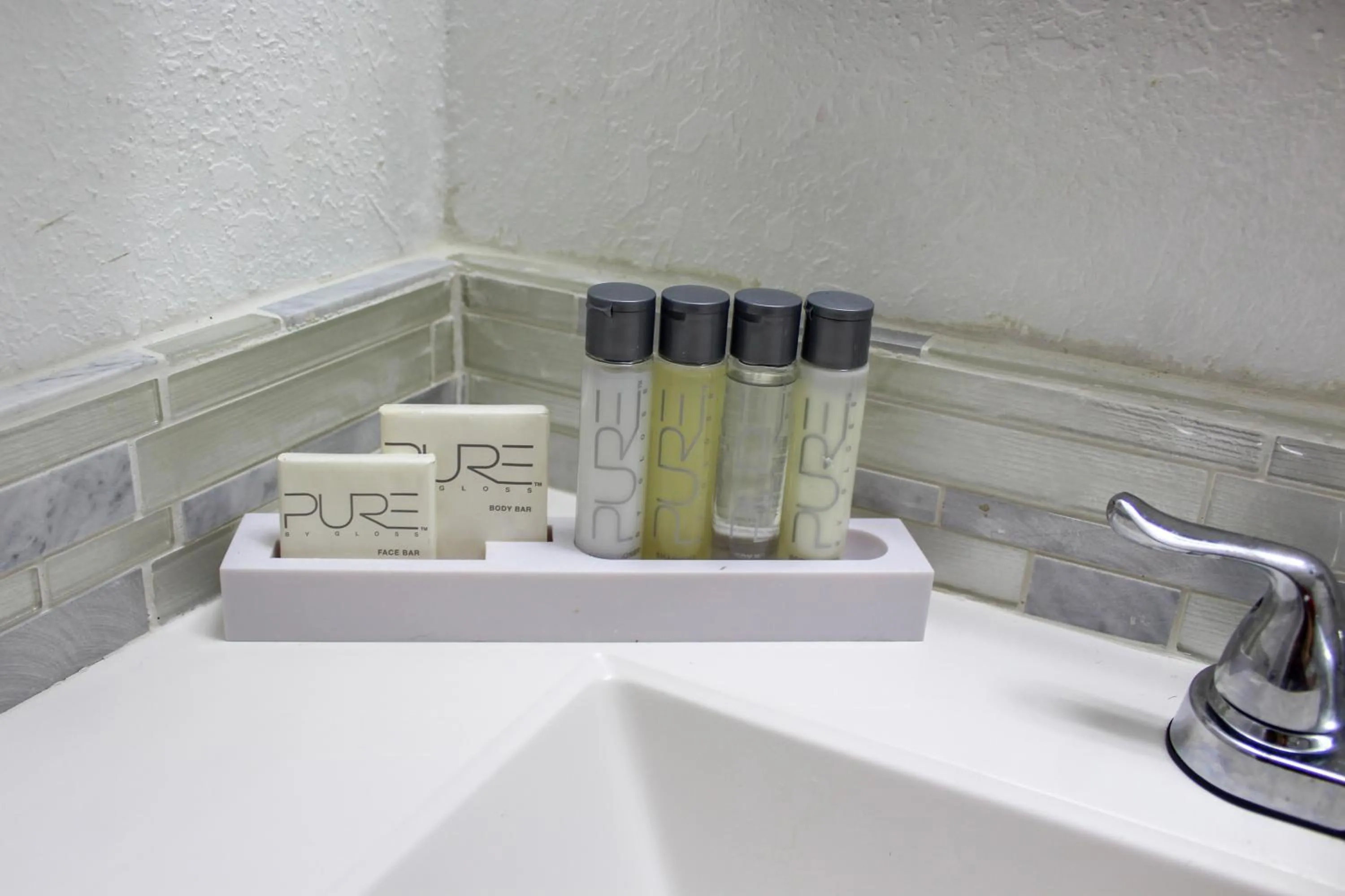 Bathroom in APM Inn & Suites - Jacksonville