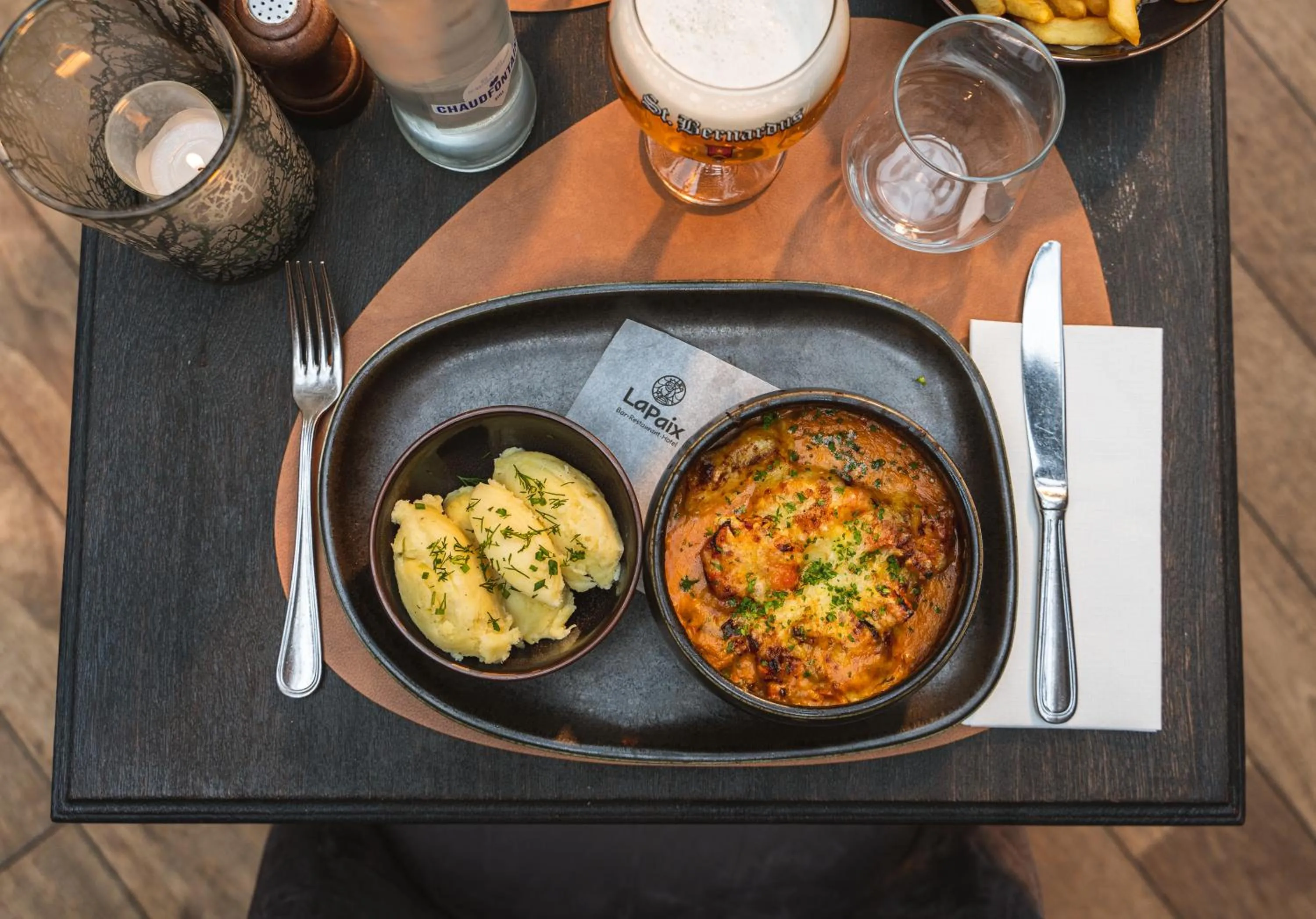 Restaurant/places to eat in Maison de la Paix