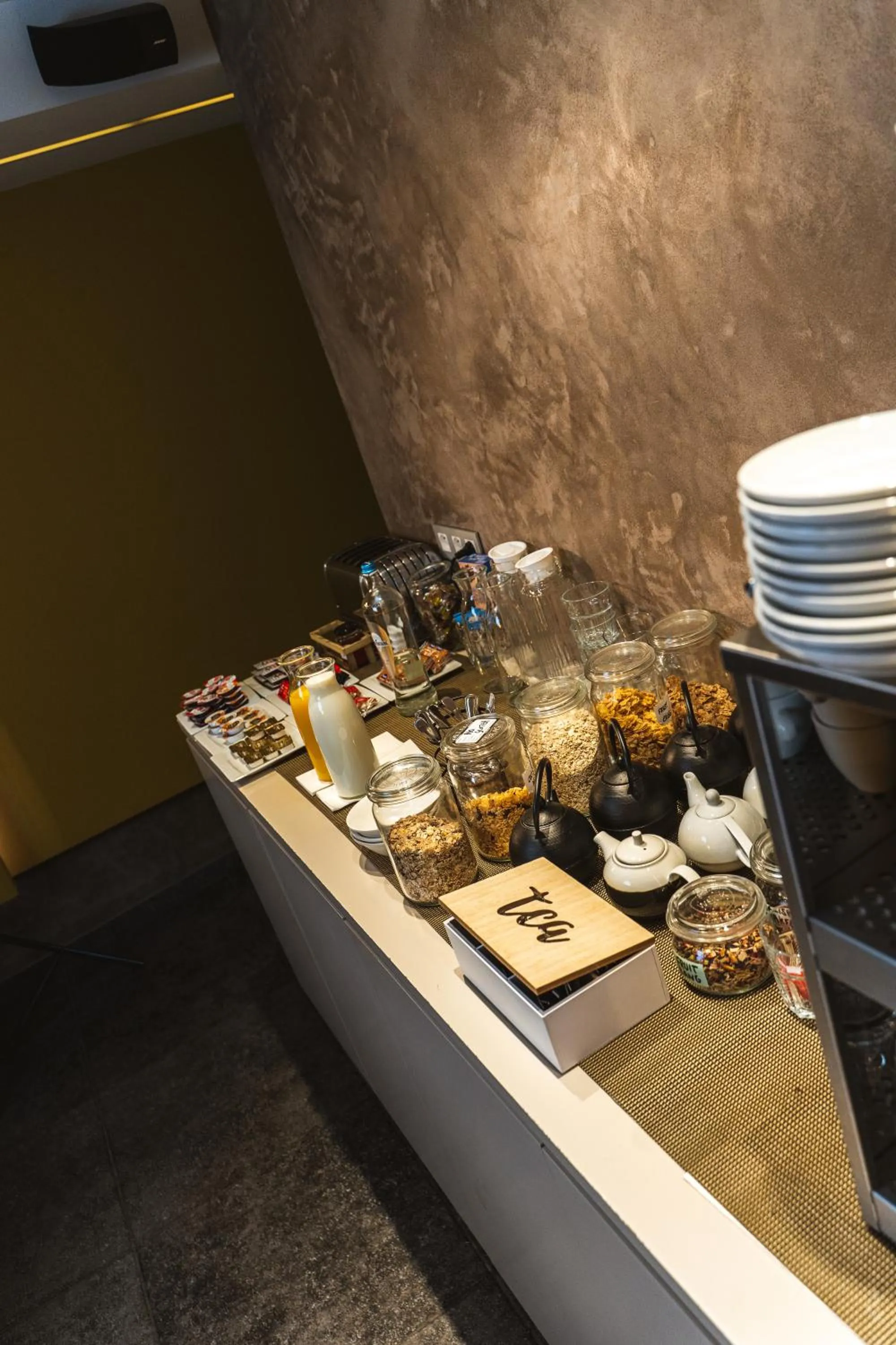 Buffet breakfast in Maison de la Paix