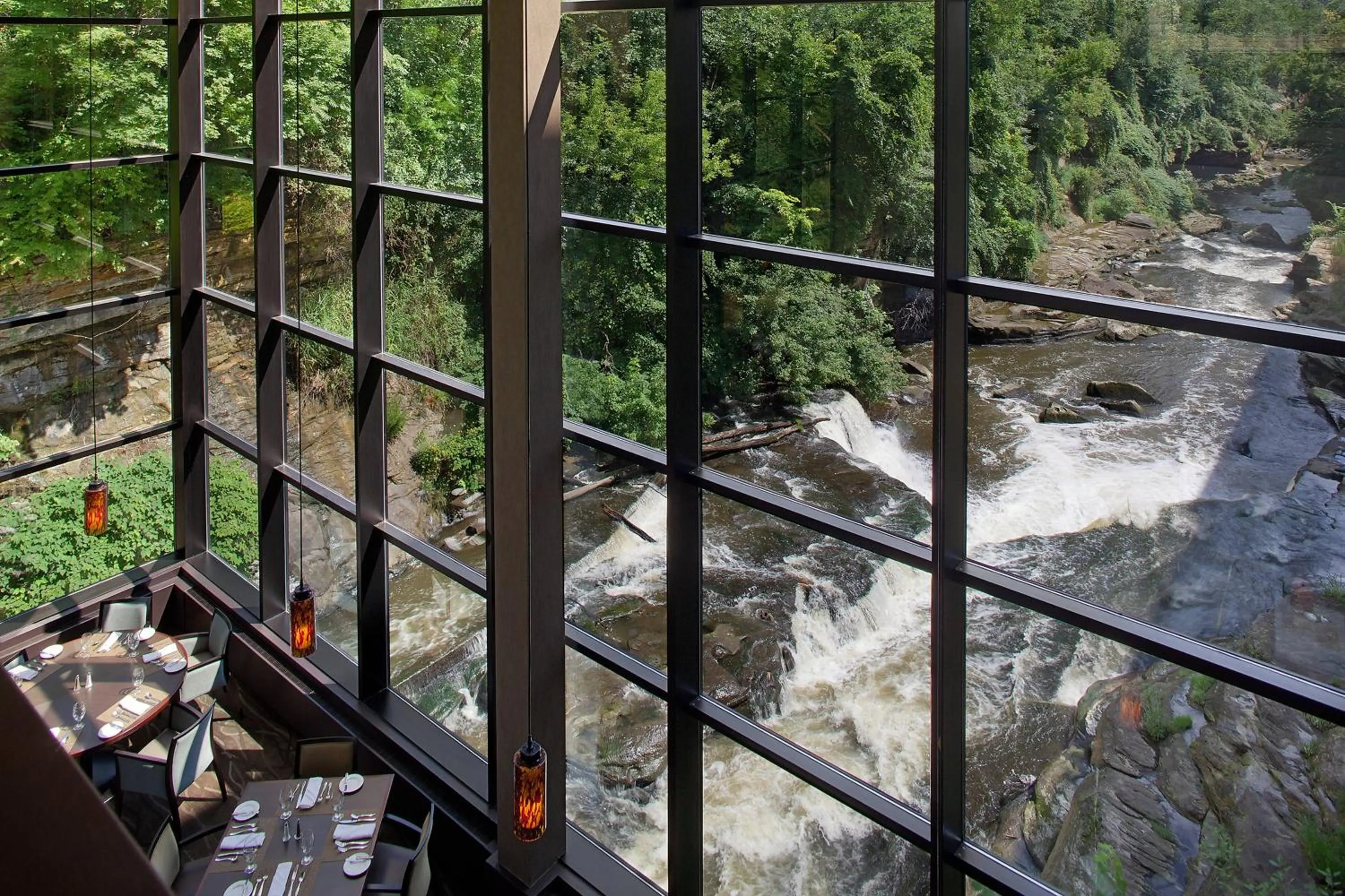 Restaurant/places to eat in Sheraton Suites Akron Cuyahoga Falls