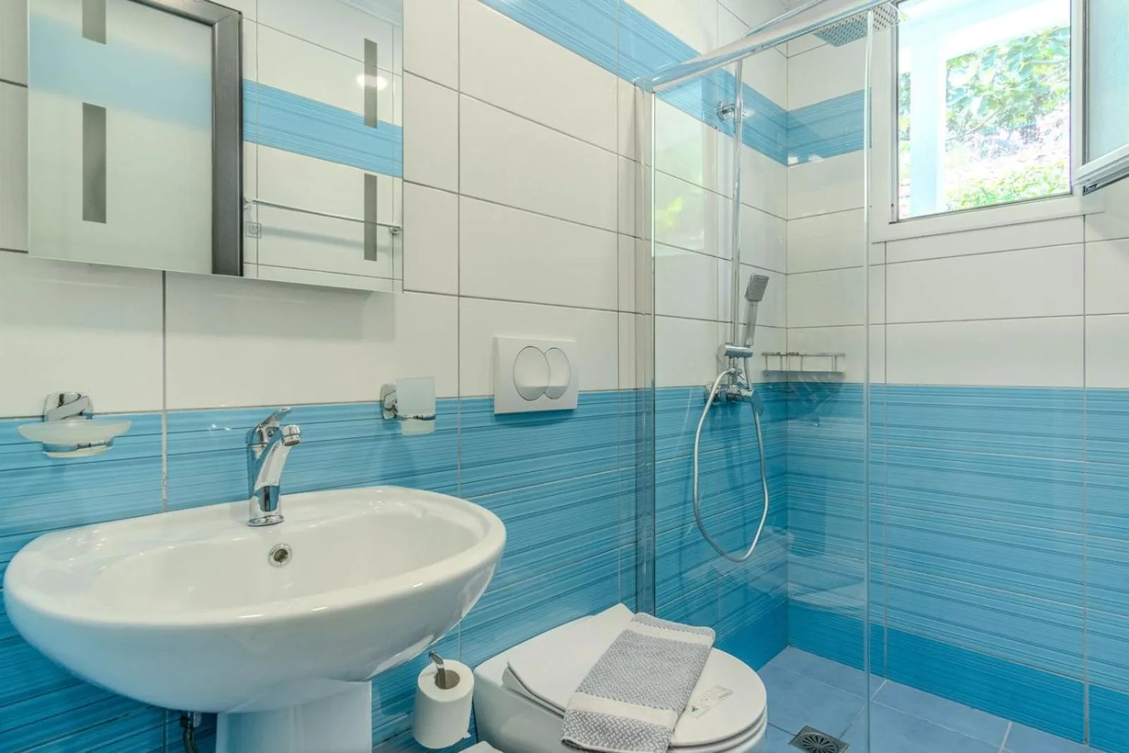 Bedroom in Aphrodite's Garden