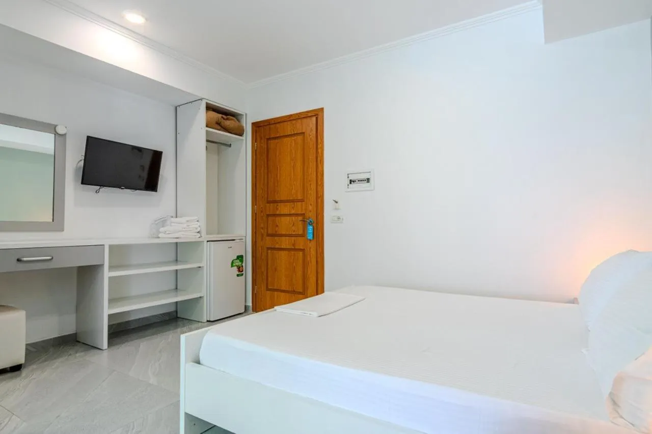 Bedroom, Bed in Aphrodite's Garden