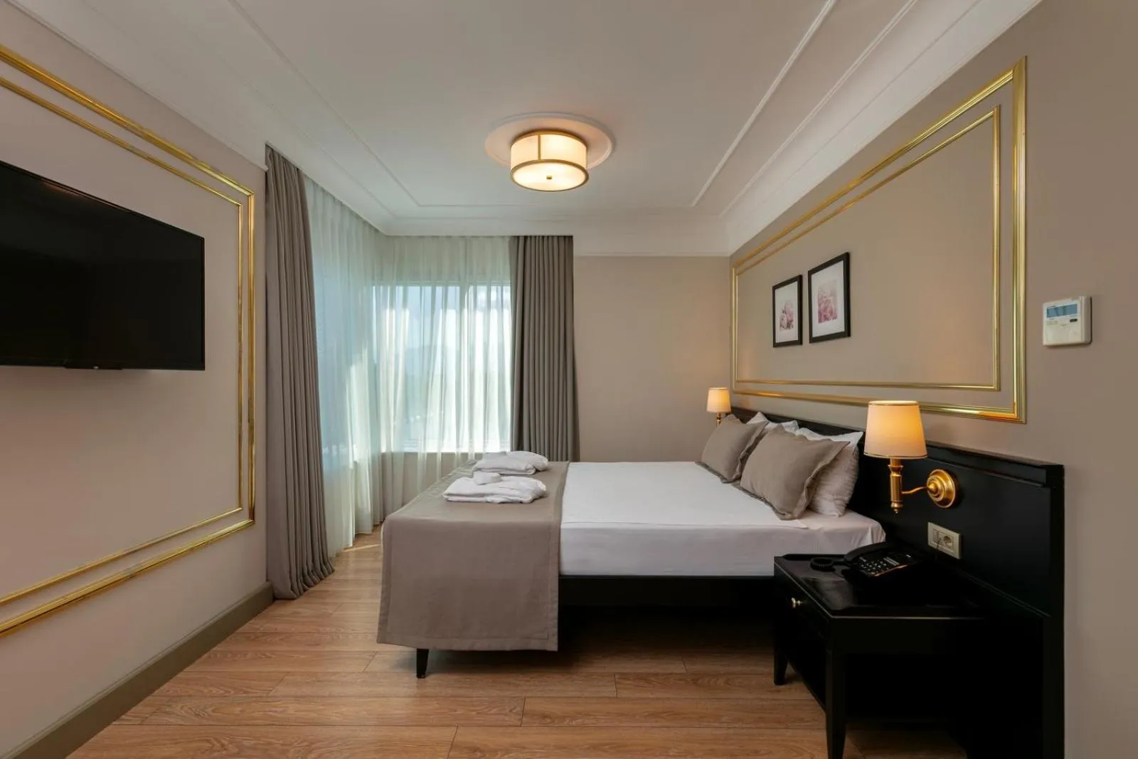 Bedroom, Bed in Reo Hotel