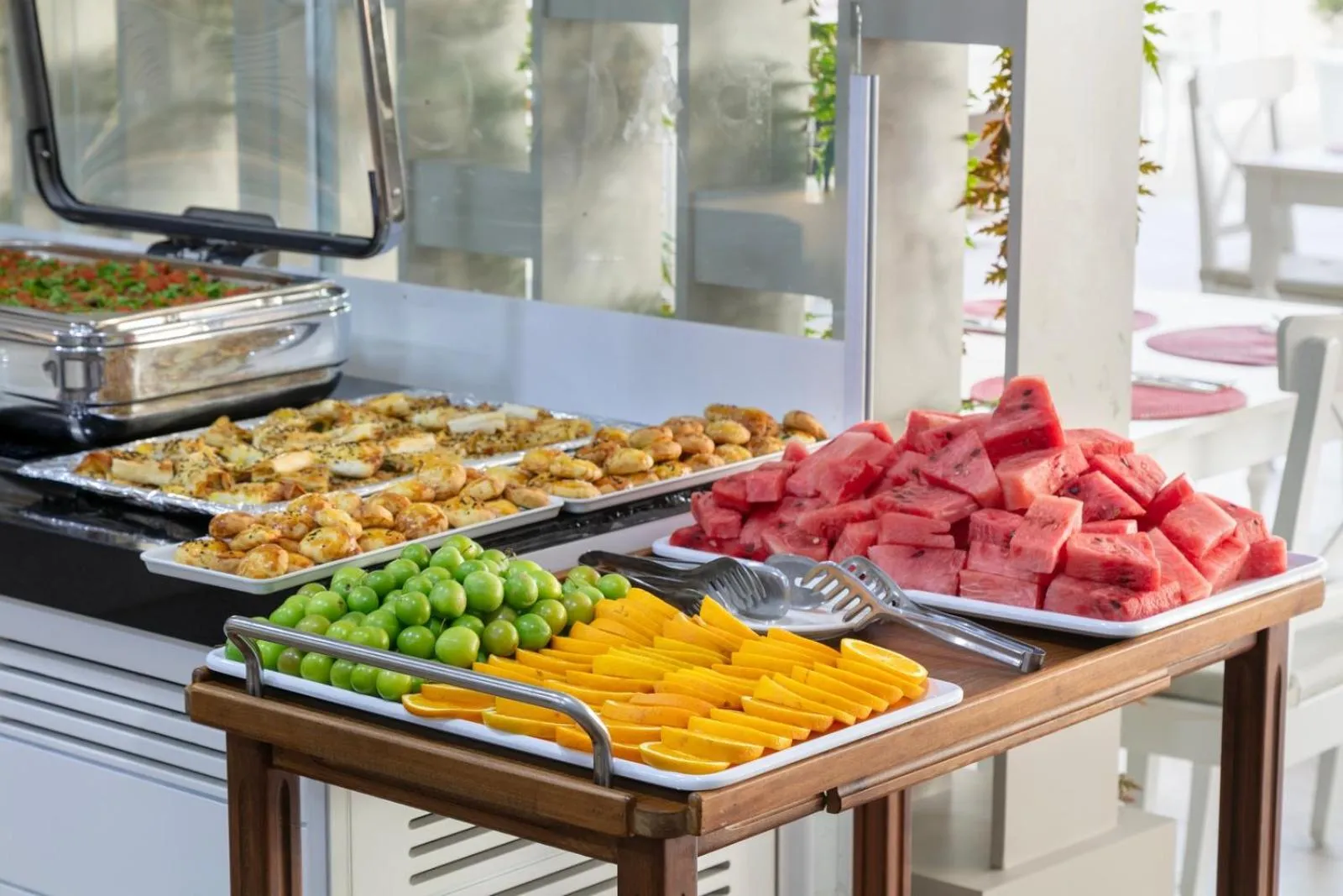 Food and drinks in Reo Hotel