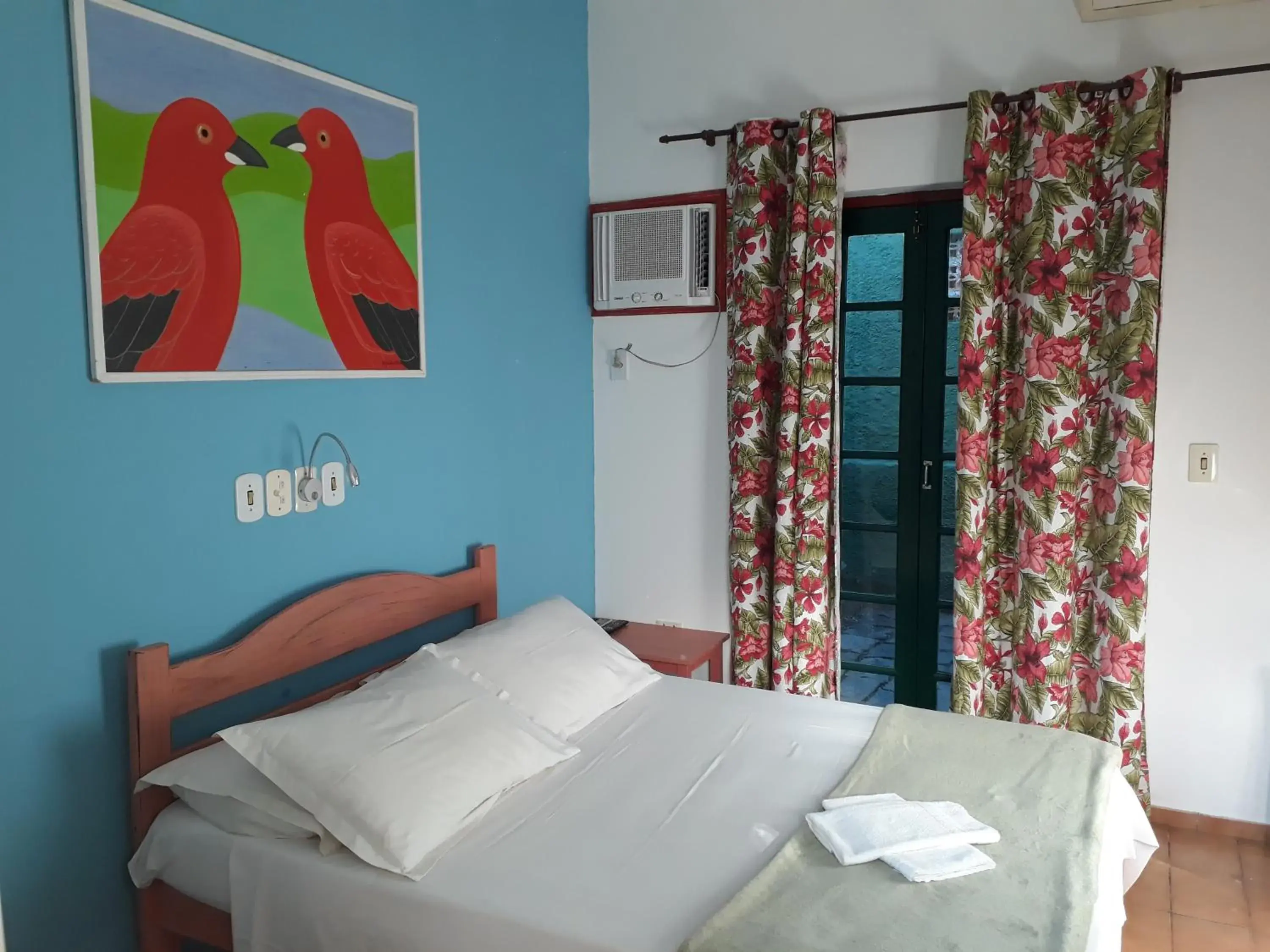 Budget Double Room in Pousada Bela Paraty Budget Double Room in Pousada Bela Paraty