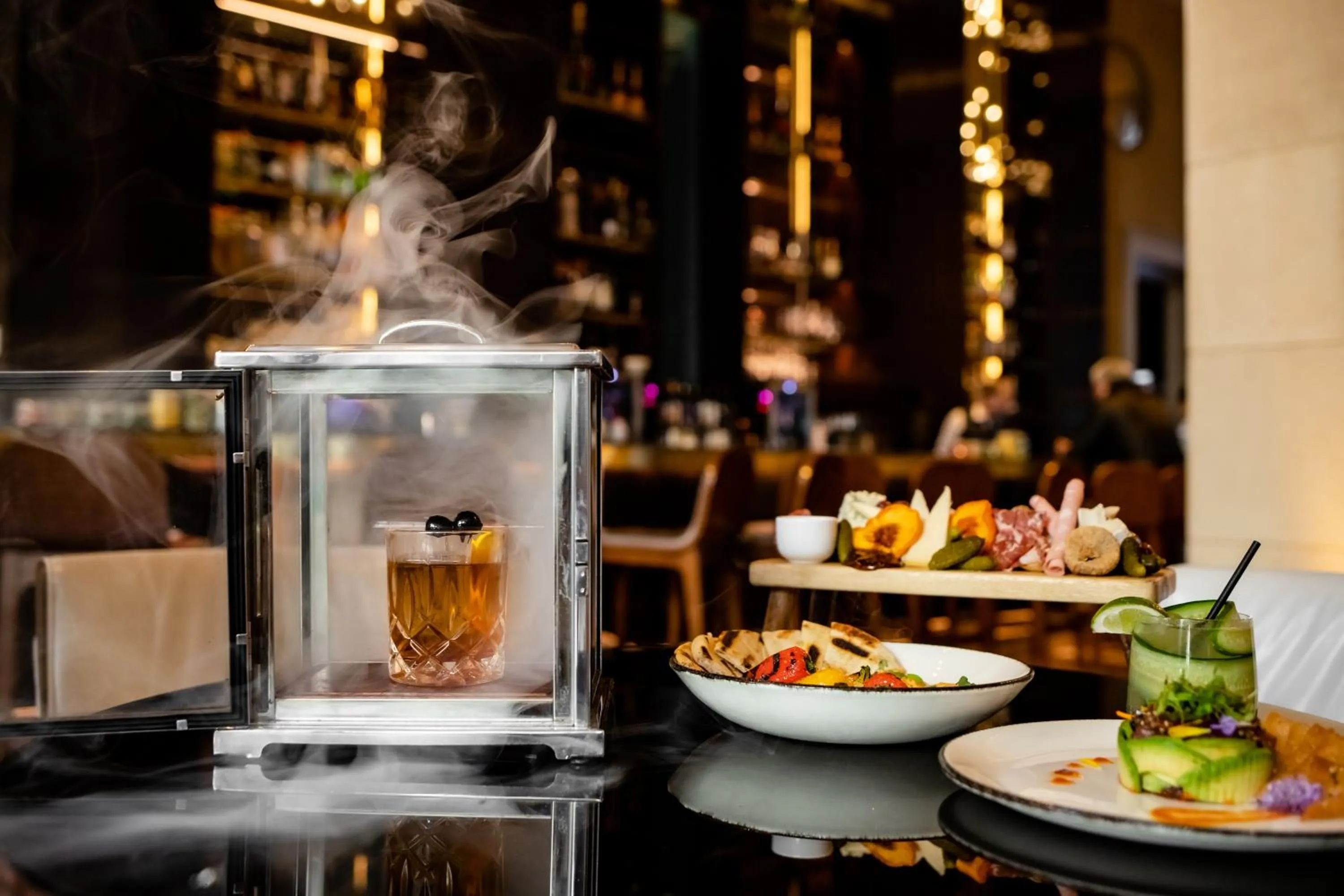 Restaurant/places to eat in Hotel Crescent Court