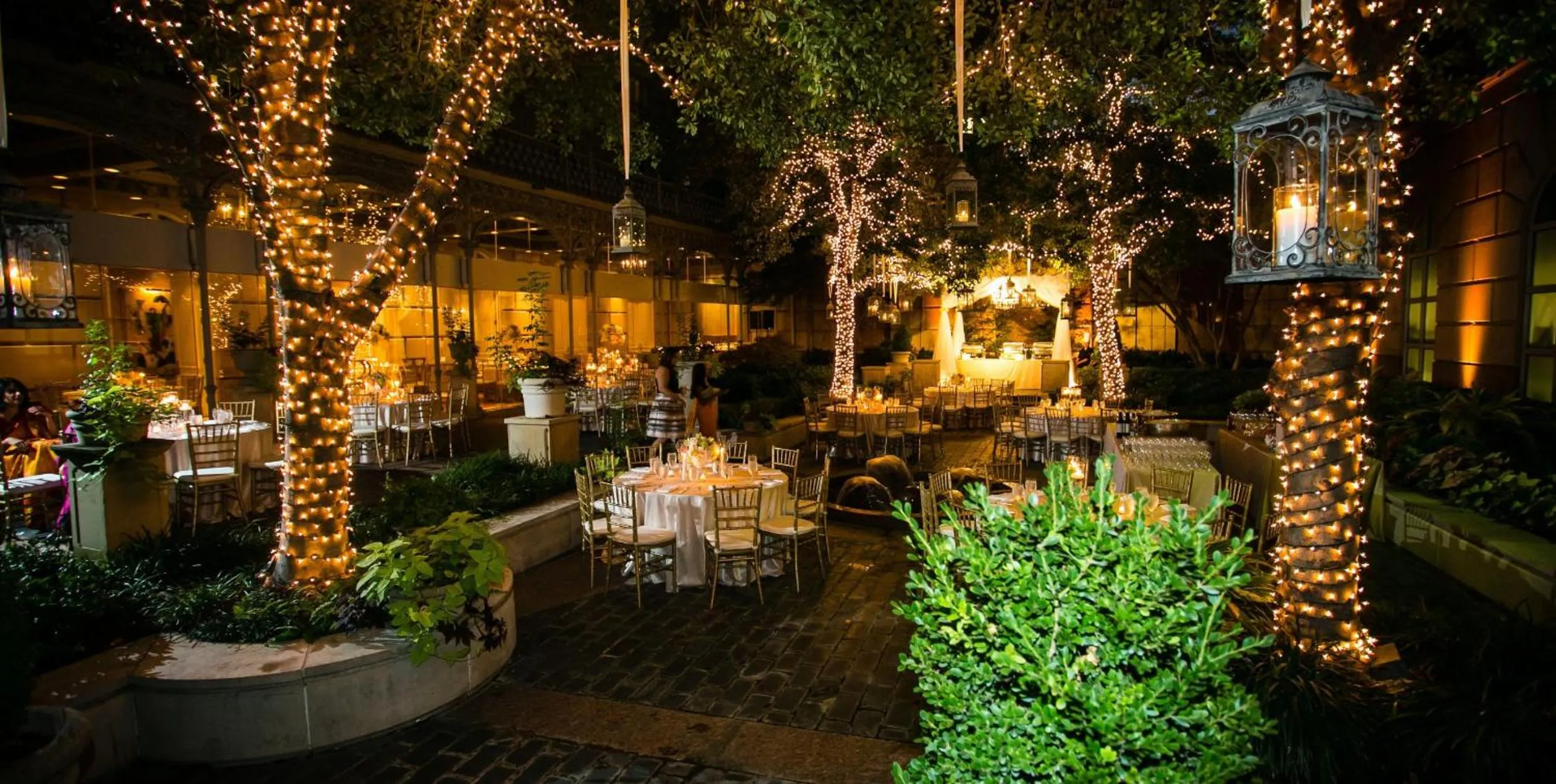 wedding in Hotel Crescent Court