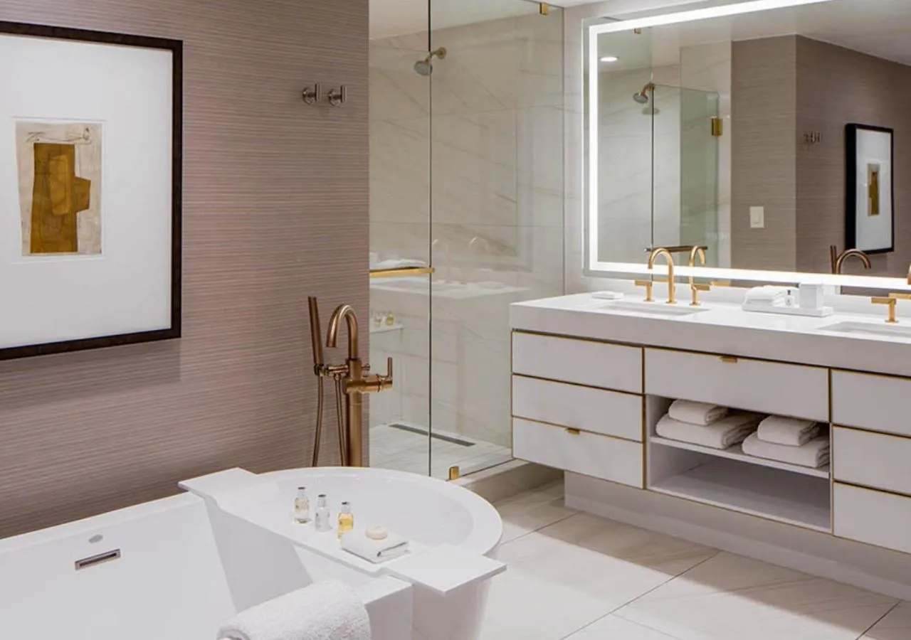 Bathroom in Hotel Crescent Court