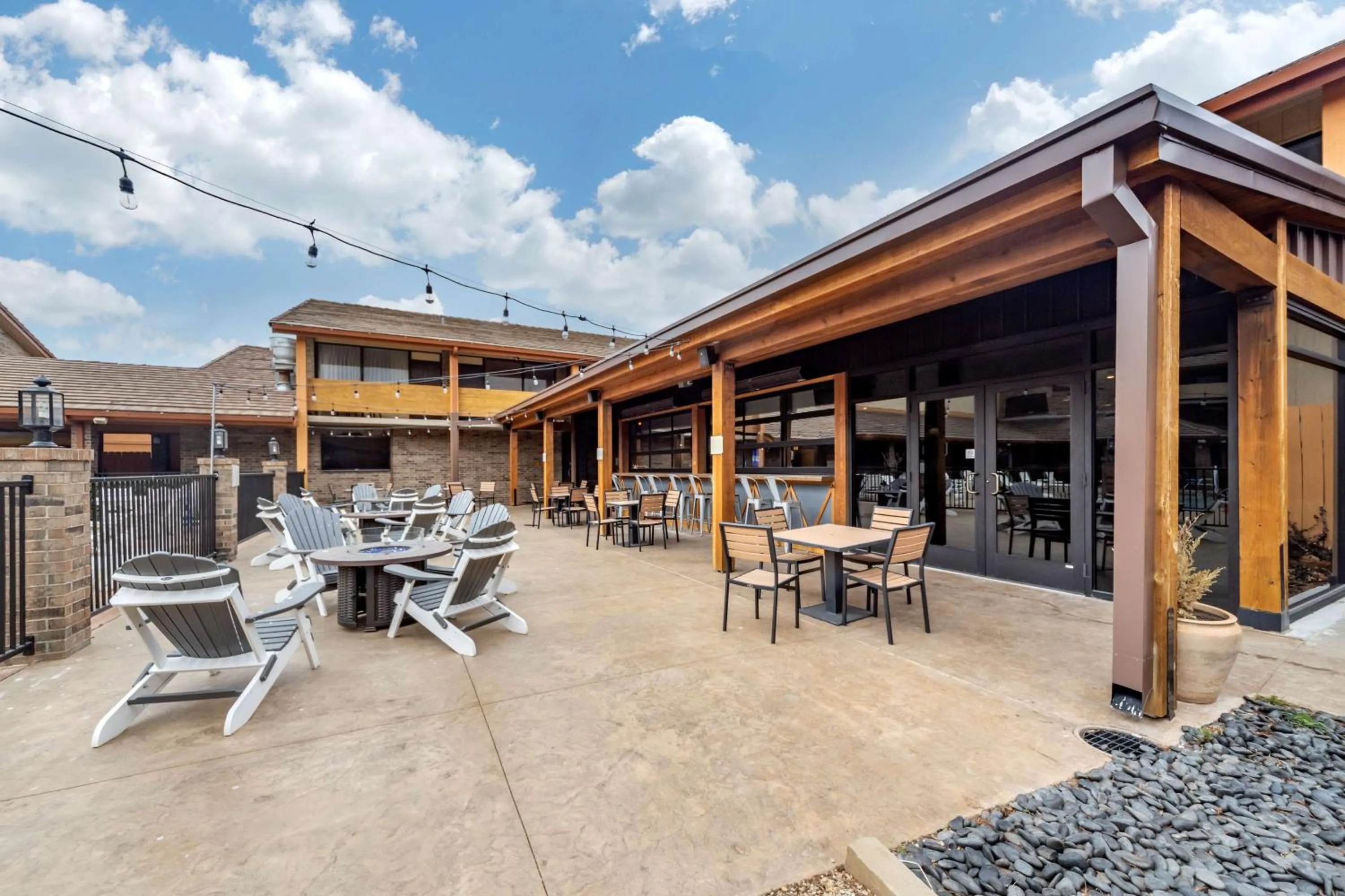 Restaurant/places to eat in Best Western Plus Saddleback Inn and Conference Center