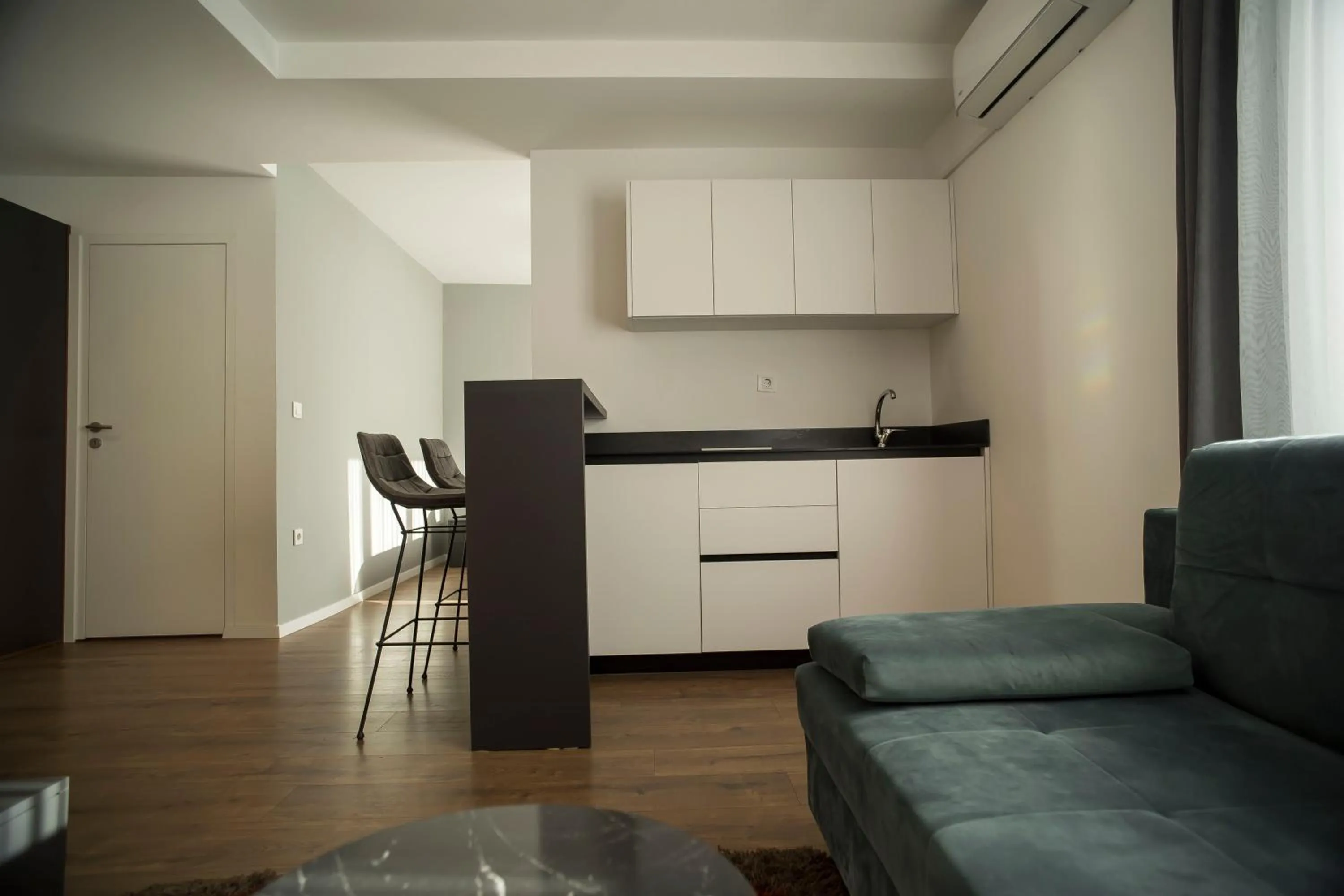 Kitchen or kitchenette in Lux Apartments