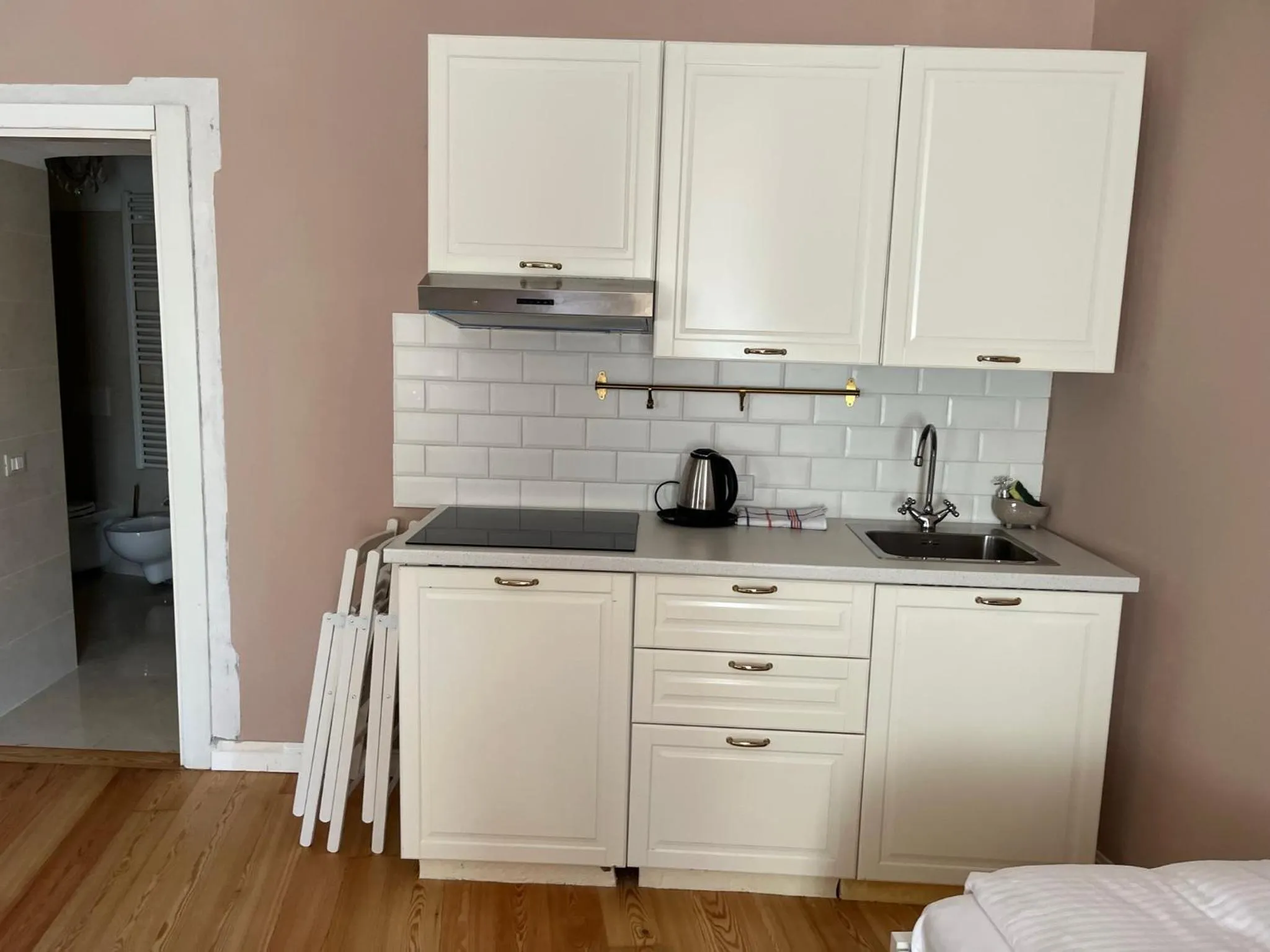 Kitchen or kitchenette in Beb c’est lavis