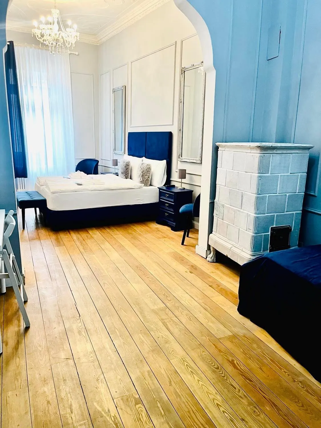 Hot Tub, Bed in Beb c’est lavis