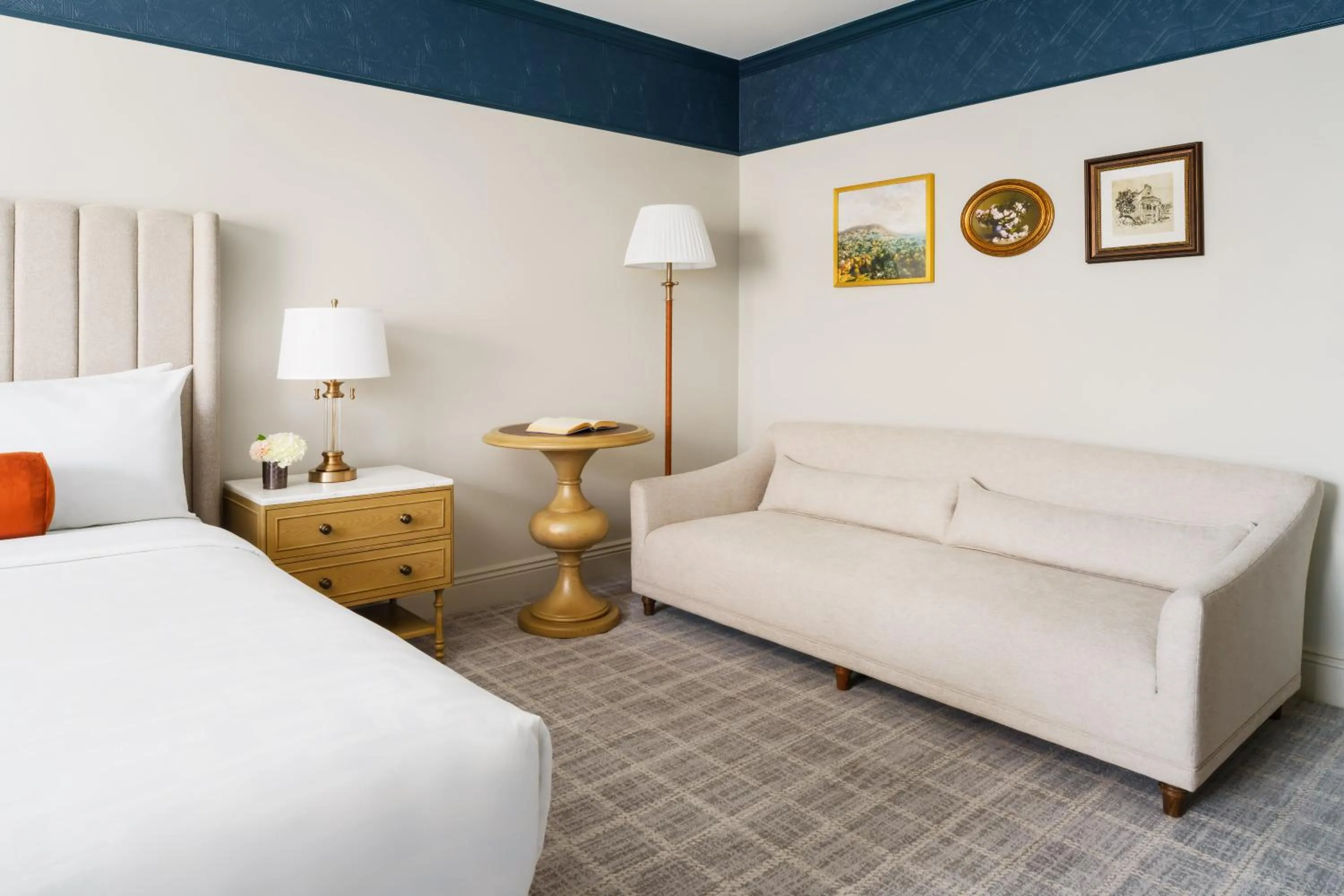 Bedroom, Bed in Nittany Lion Inn