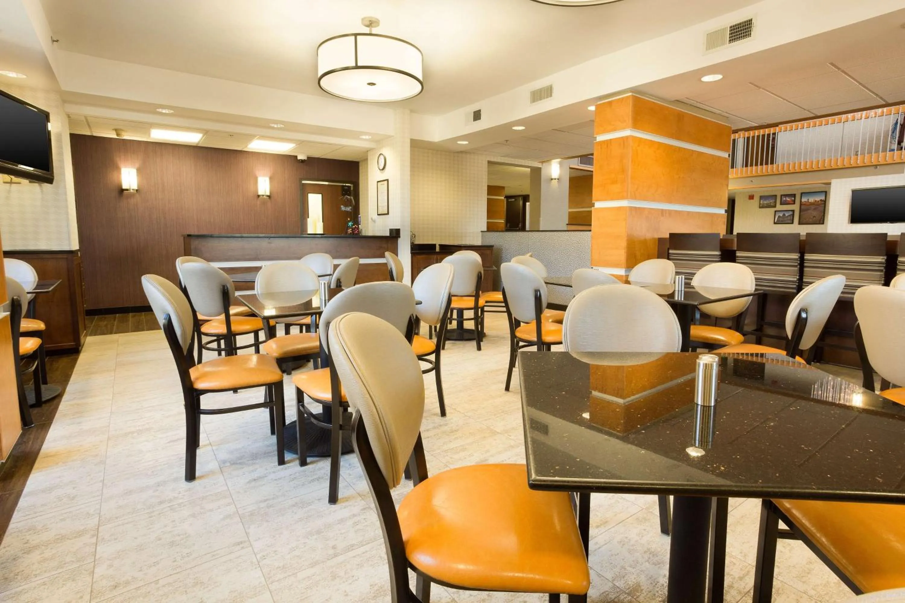 Restaurant/places to eat in Drury Inn & Suites Austin North