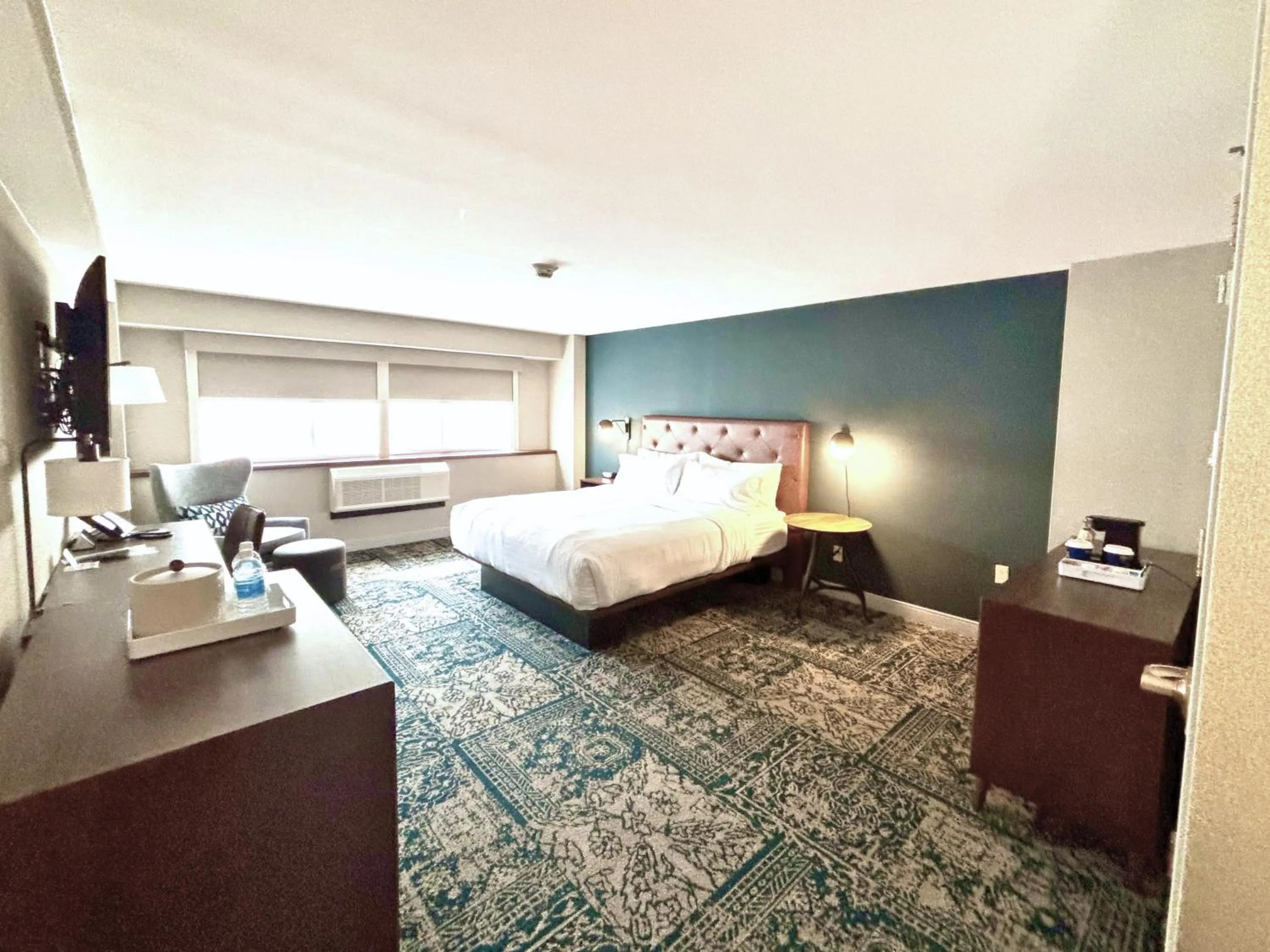 Bed in Four Points by Sheraton Norwood Conference Center