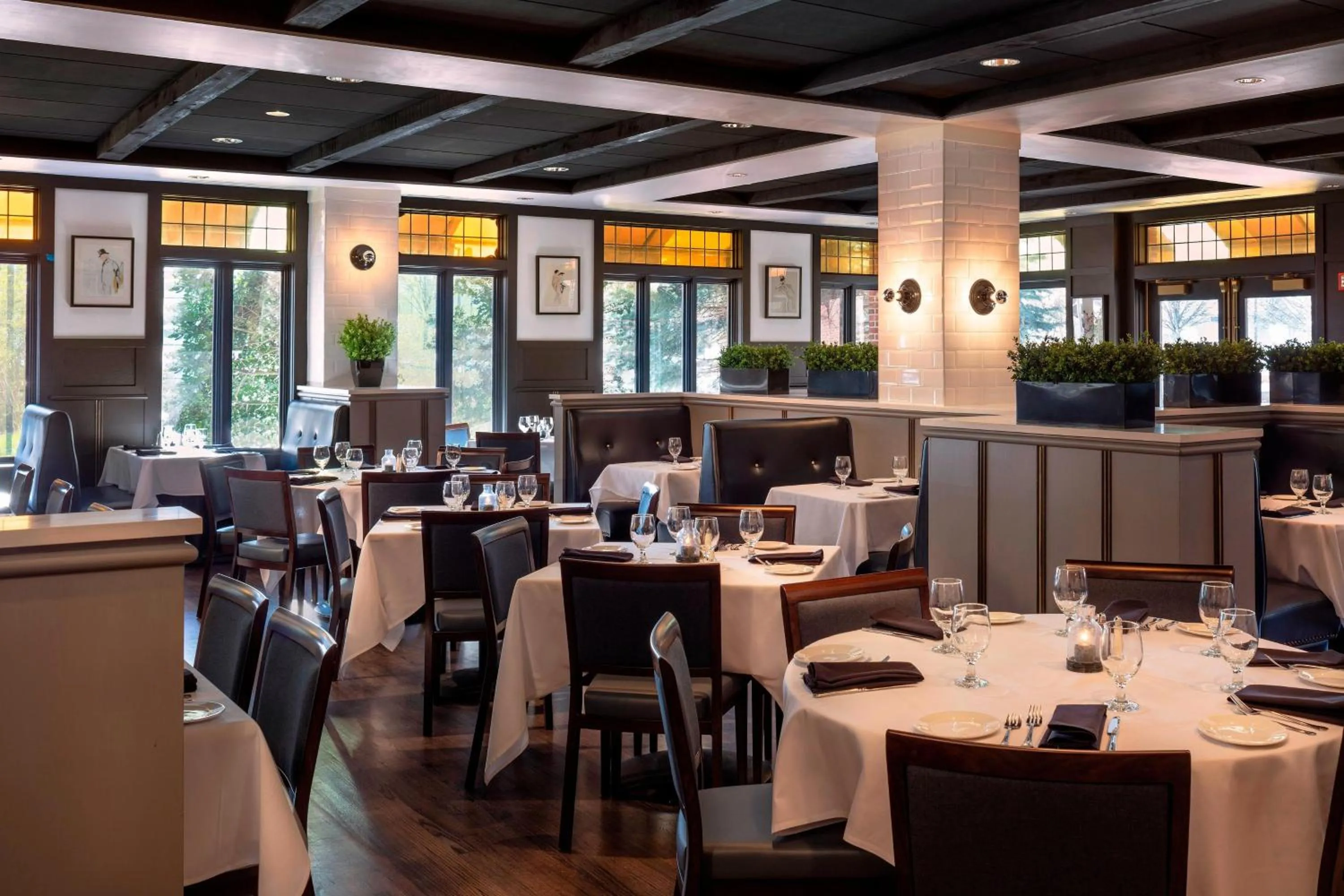 Restaurant/places to eat in Four Points by Sheraton Norwood Conference Center