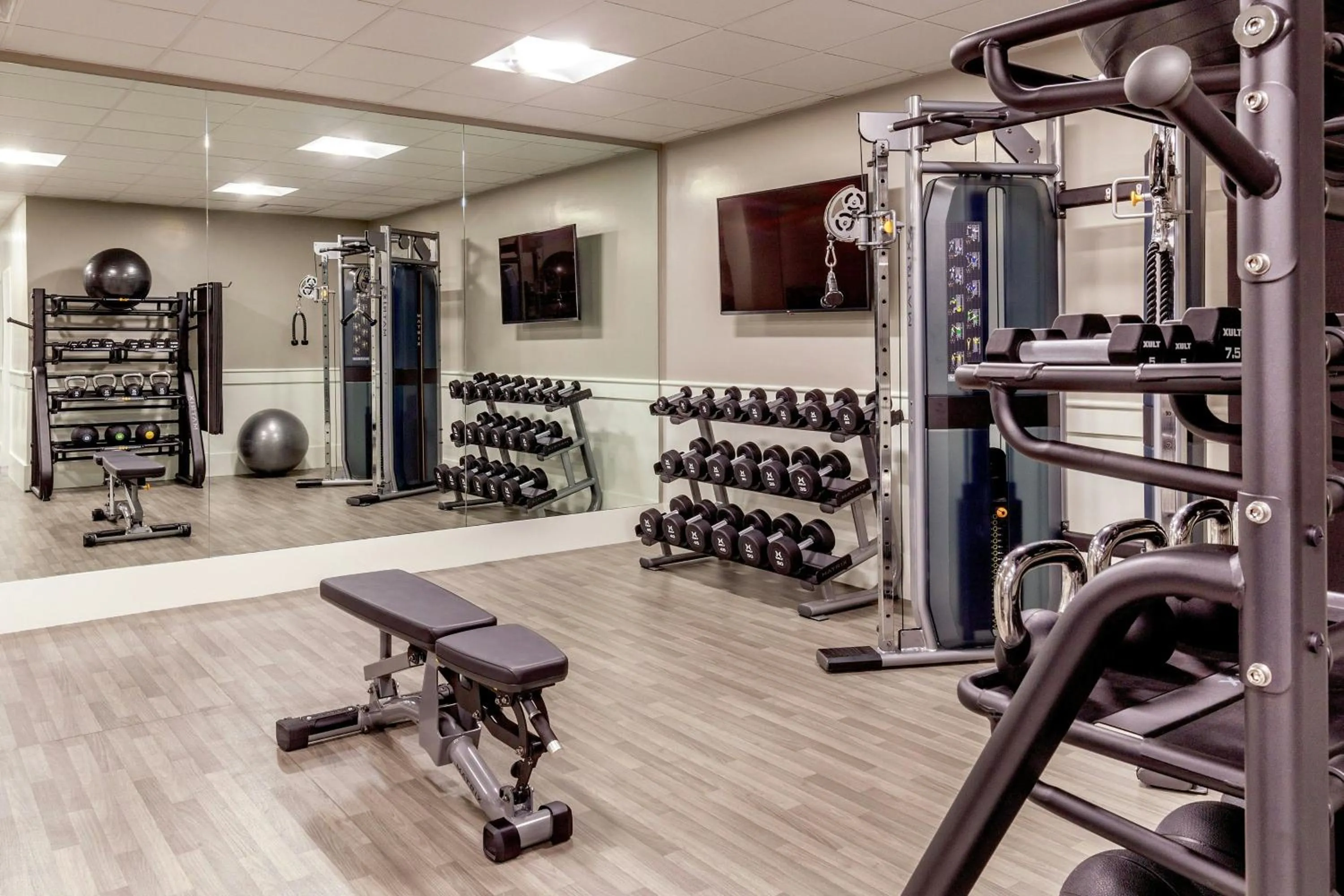 Fitness centre/facilities in Four Points by Sheraton Norwood Conference Center