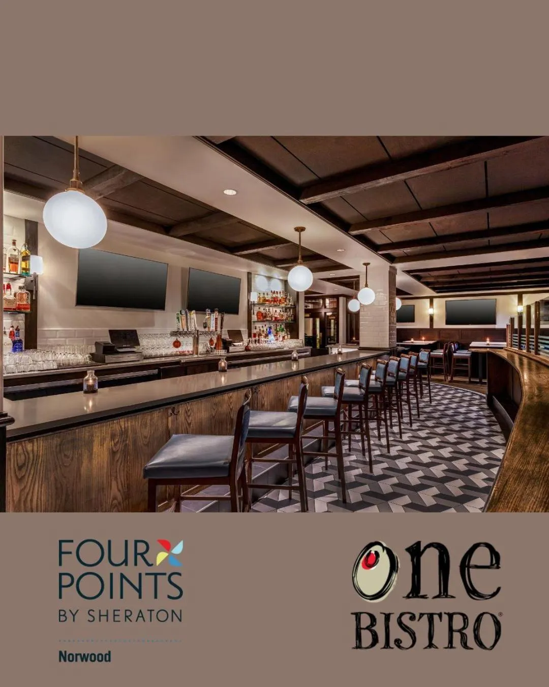 Lounge or bar in Four Points by Sheraton Norwood Conference Center