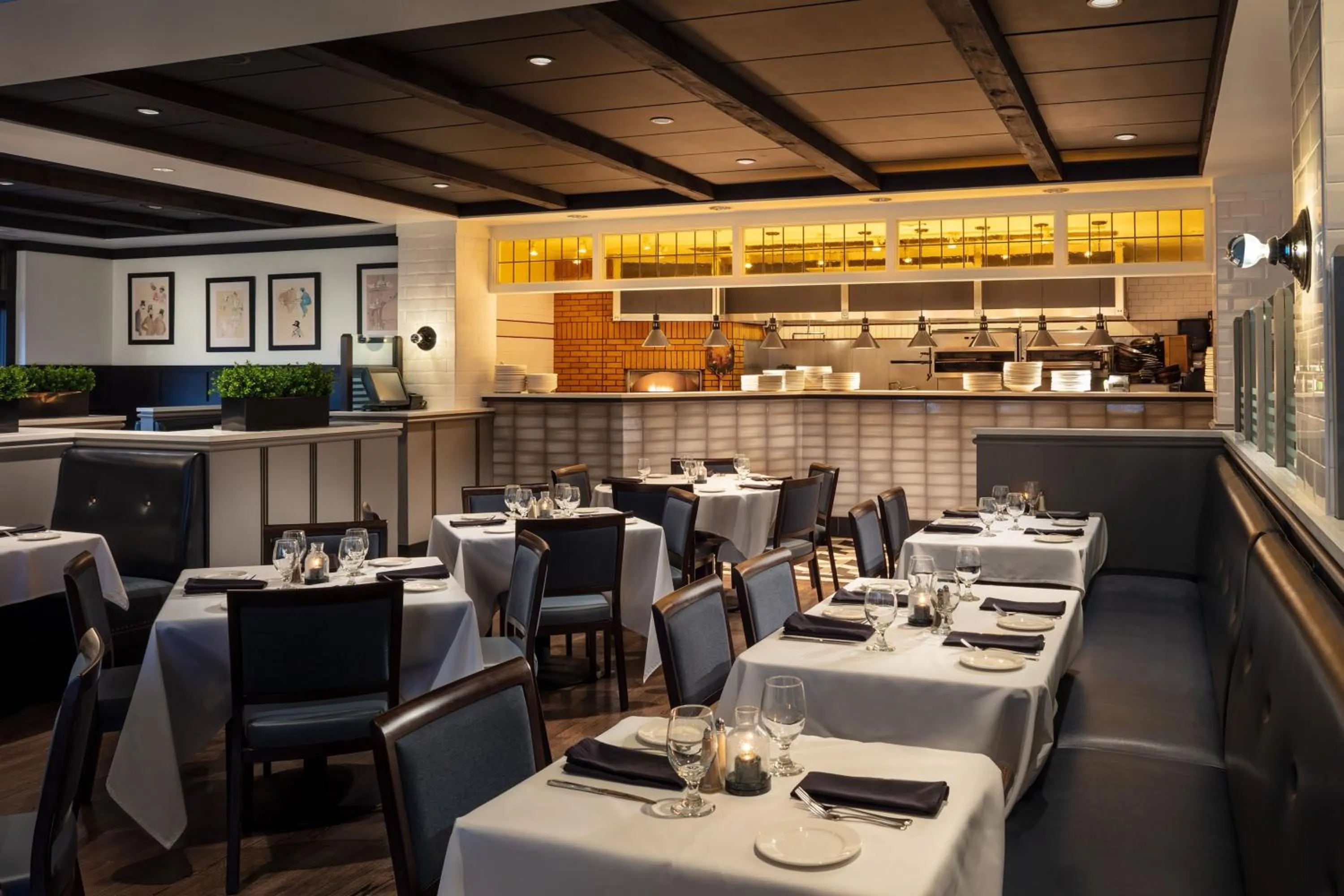 Restaurant/places to eat in Four Points by Sheraton Norwood Conference Center