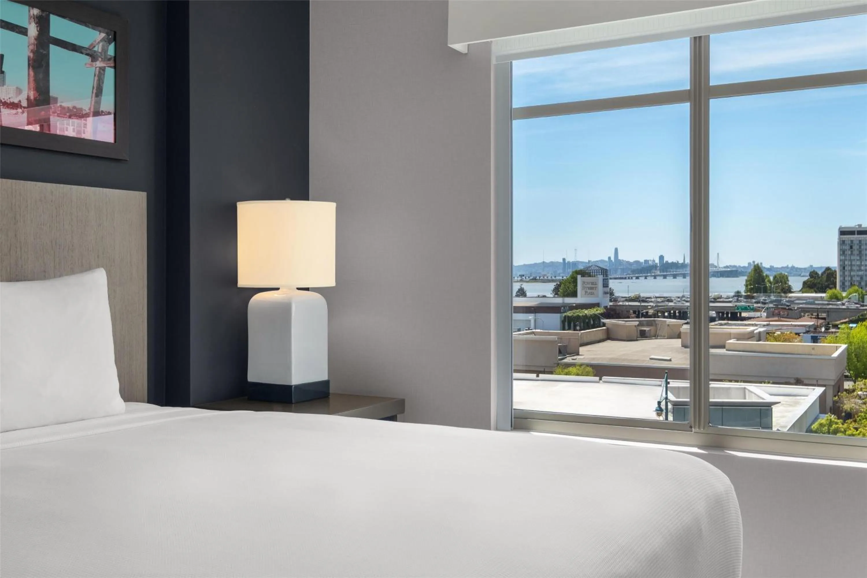 Bedroom, Bed in Hyatt House Emeryville