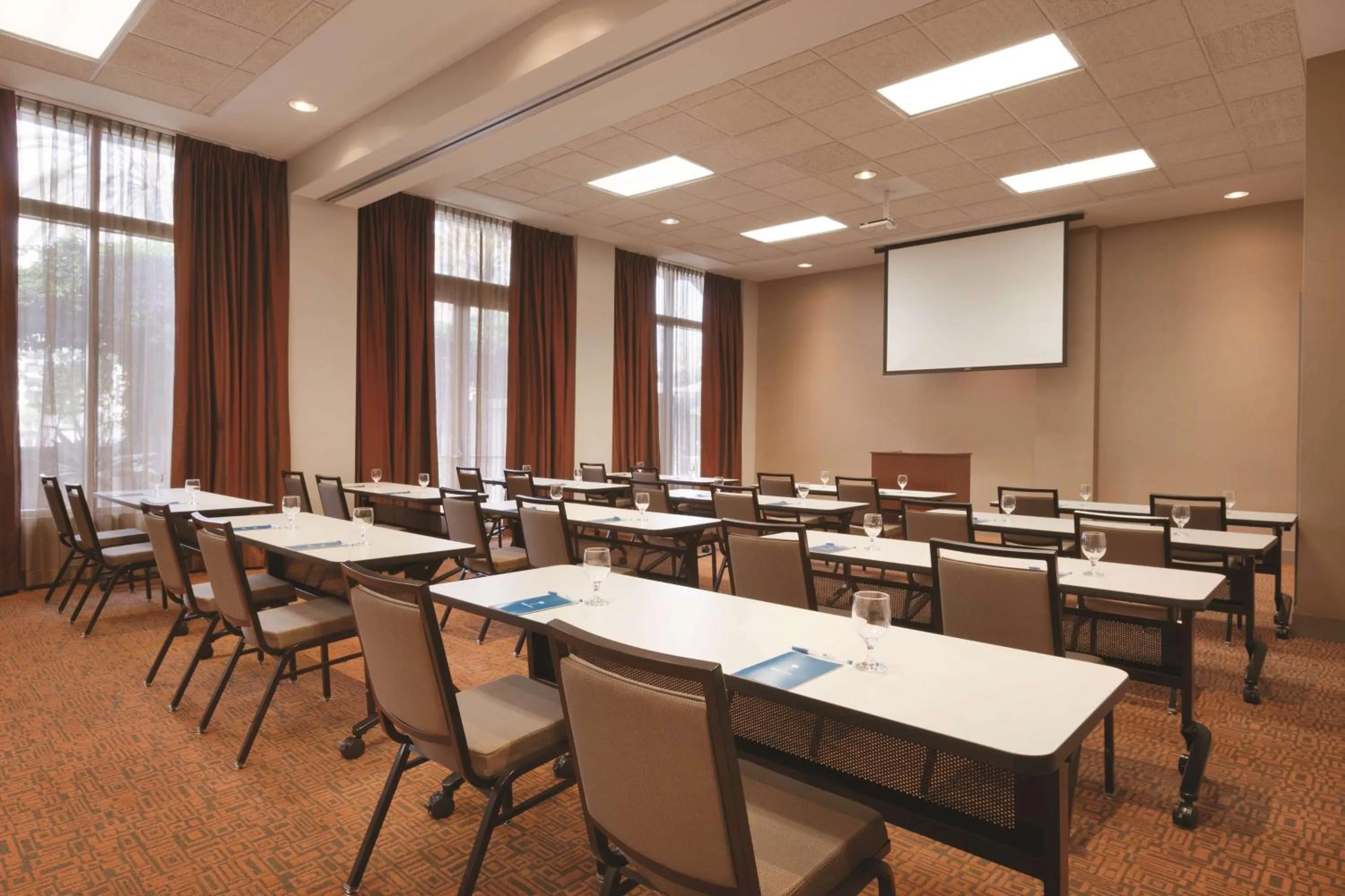 Meeting/conference room in Hyatt House Emeryville