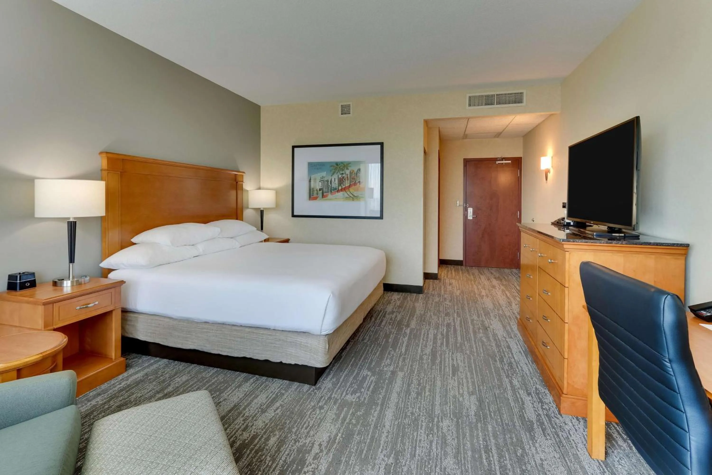 Bedroom, Bed in Drury Inn & Suites Orlando near Universal Orlando Resort