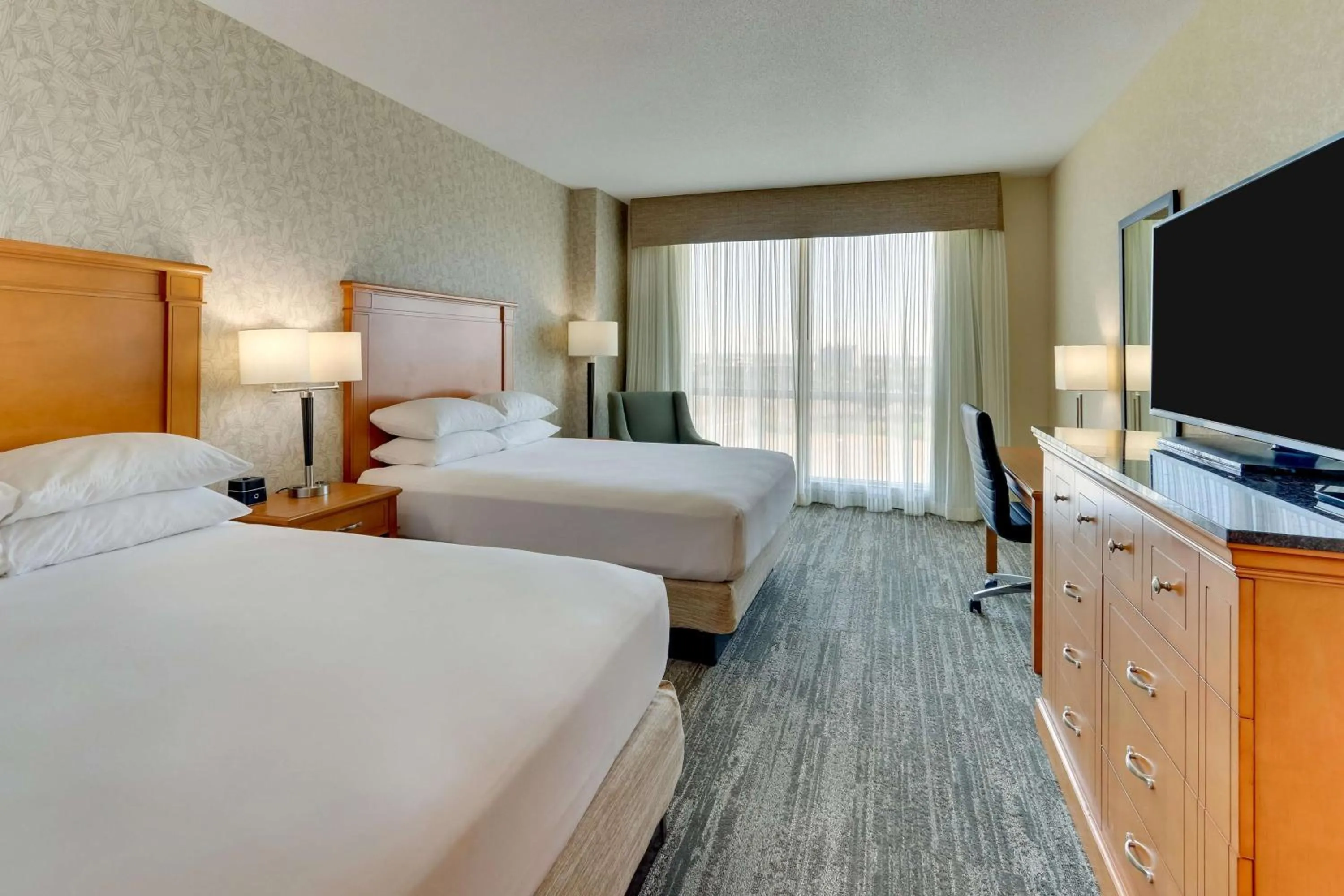 Bedroom, Bed in Drury Inn & Suites Orlando near Universal Orlando Resort