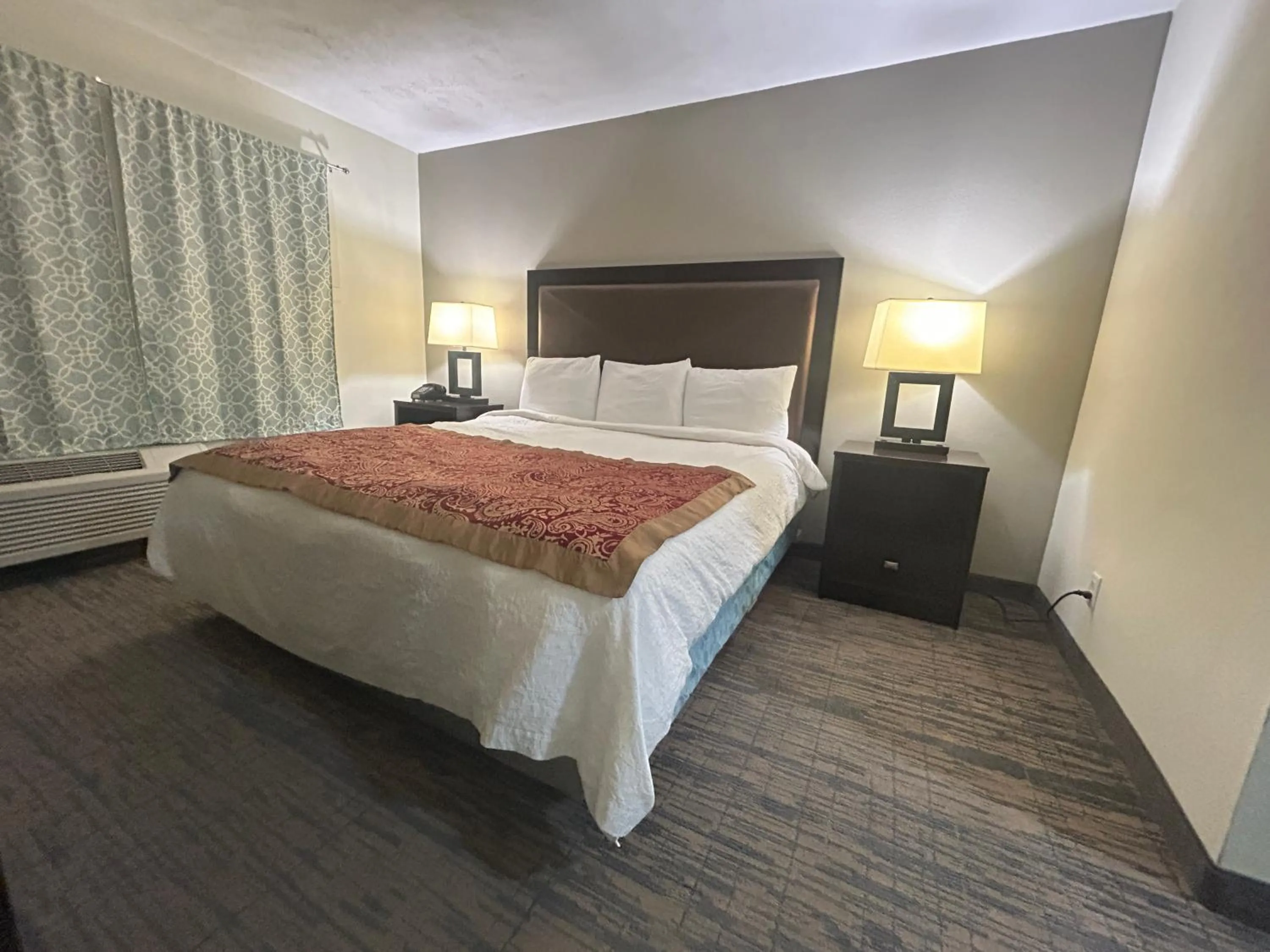 Bedroom, Bed in Gateaway Motel Broken Bow NE