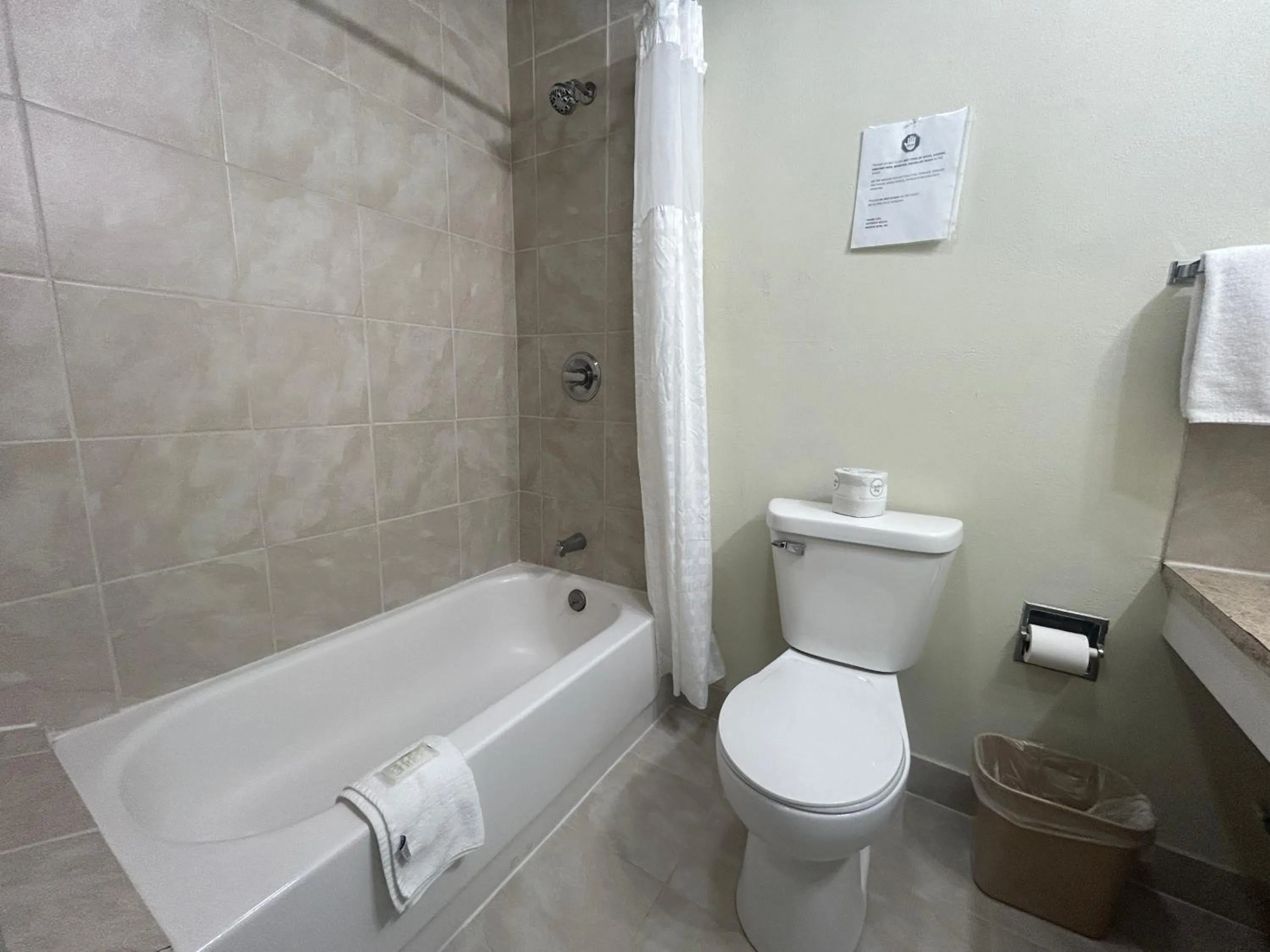 Bathroom in Gateaway Motel Broken Bow NE