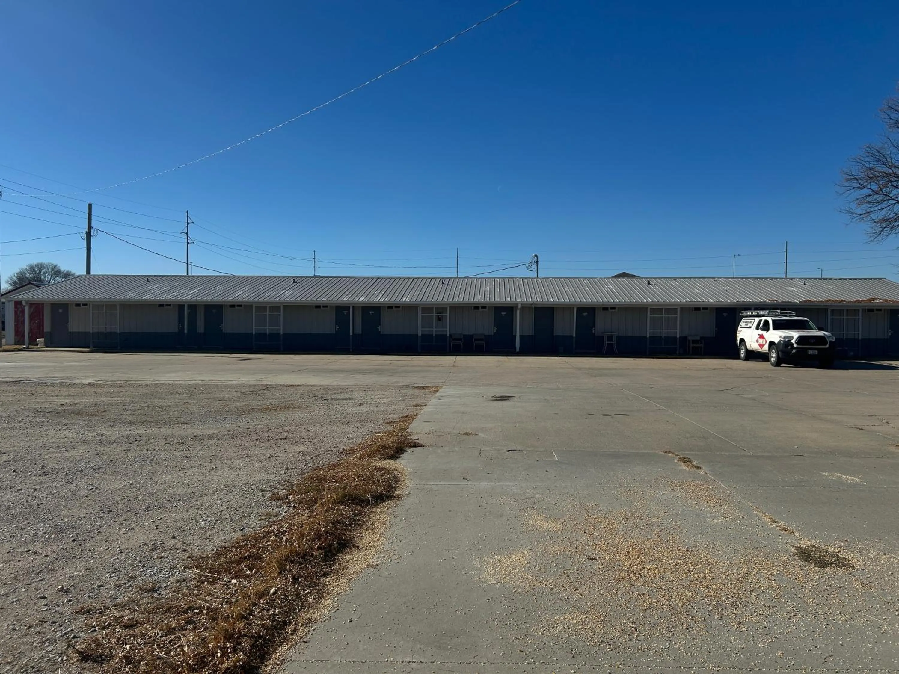 Parking in Gateaway Motel Broken Bow NE