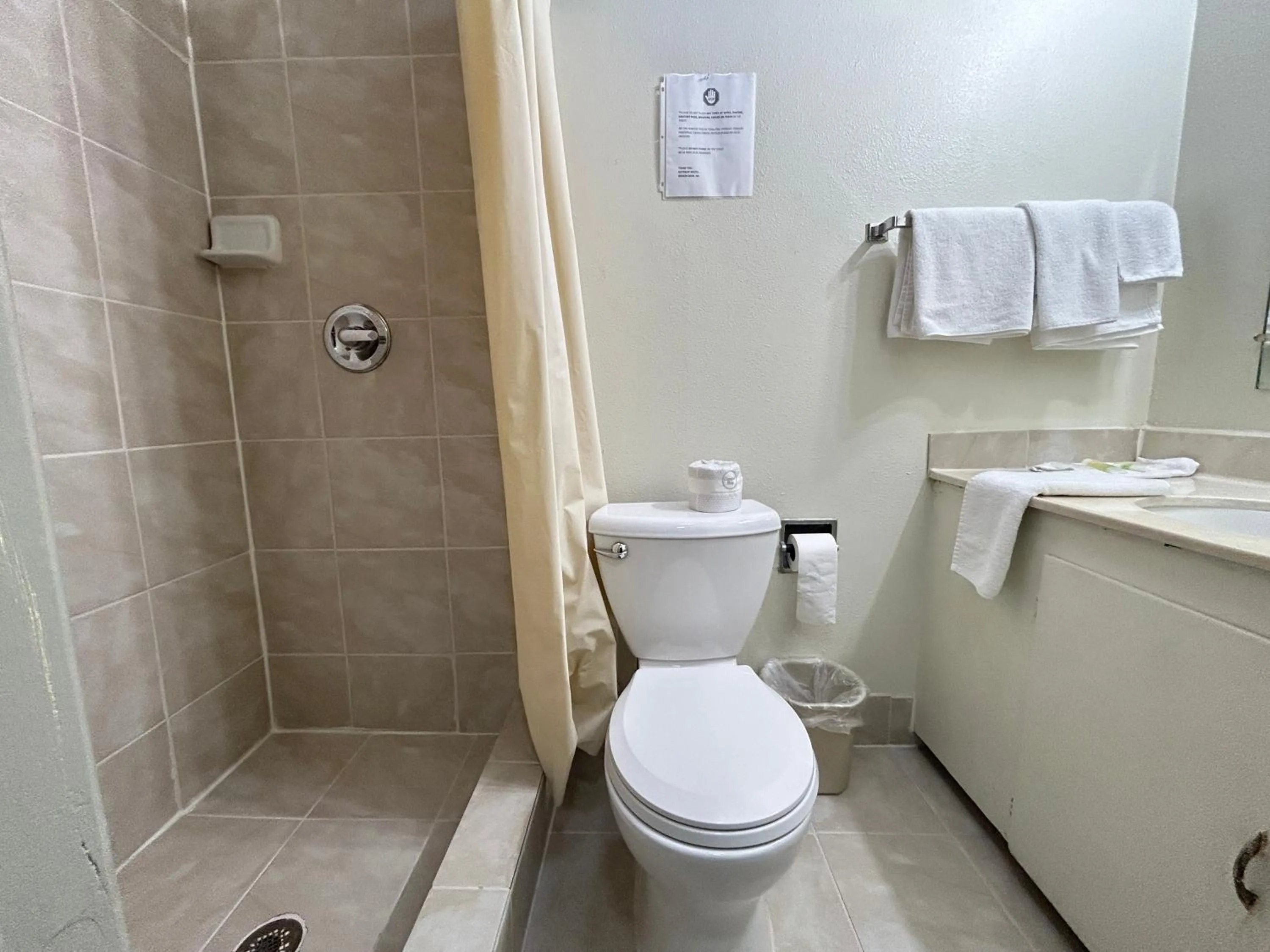 Bathroom in Gateaway Motel Broken Bow NE