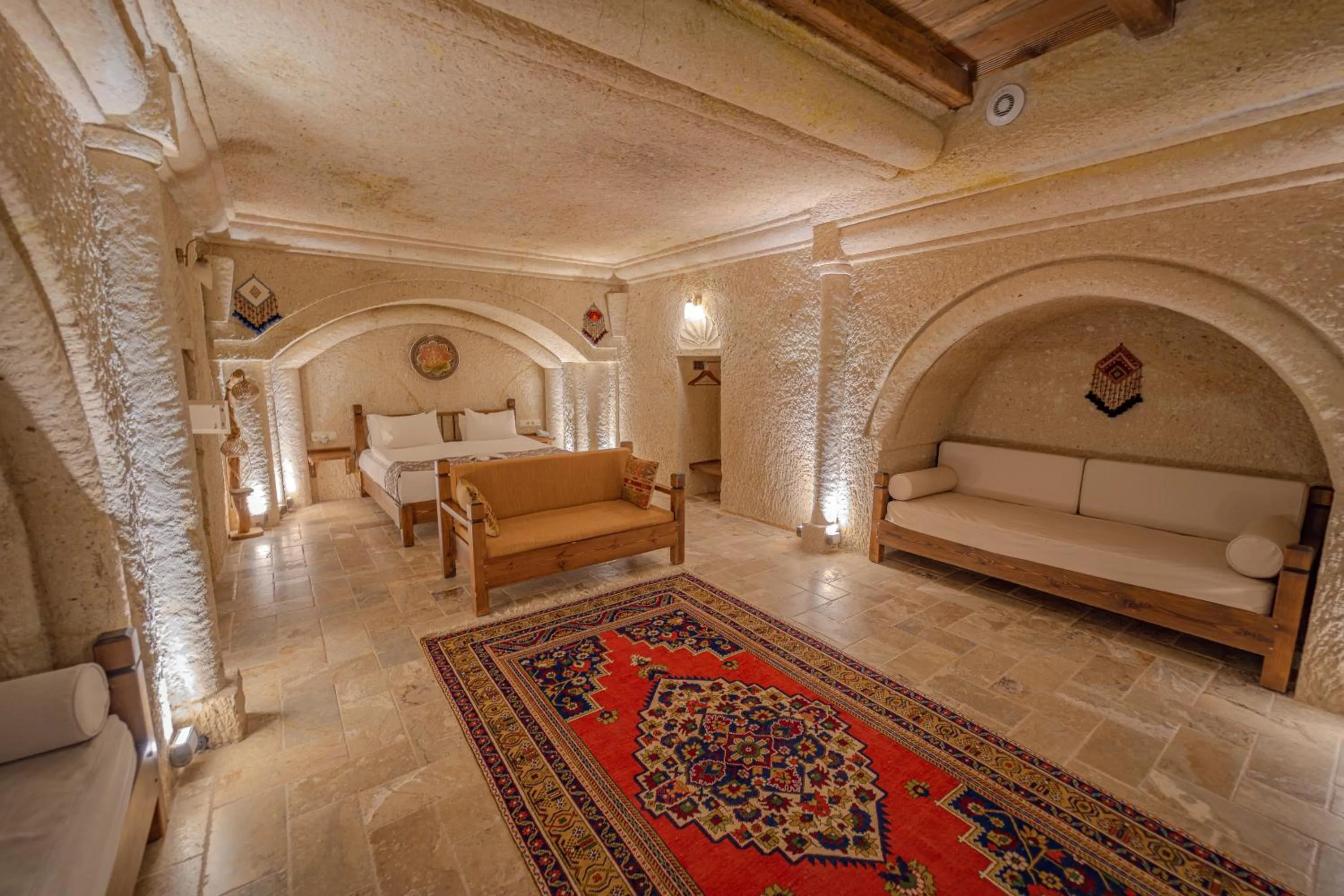 Seating area, Bed in Zara Cave Hotel