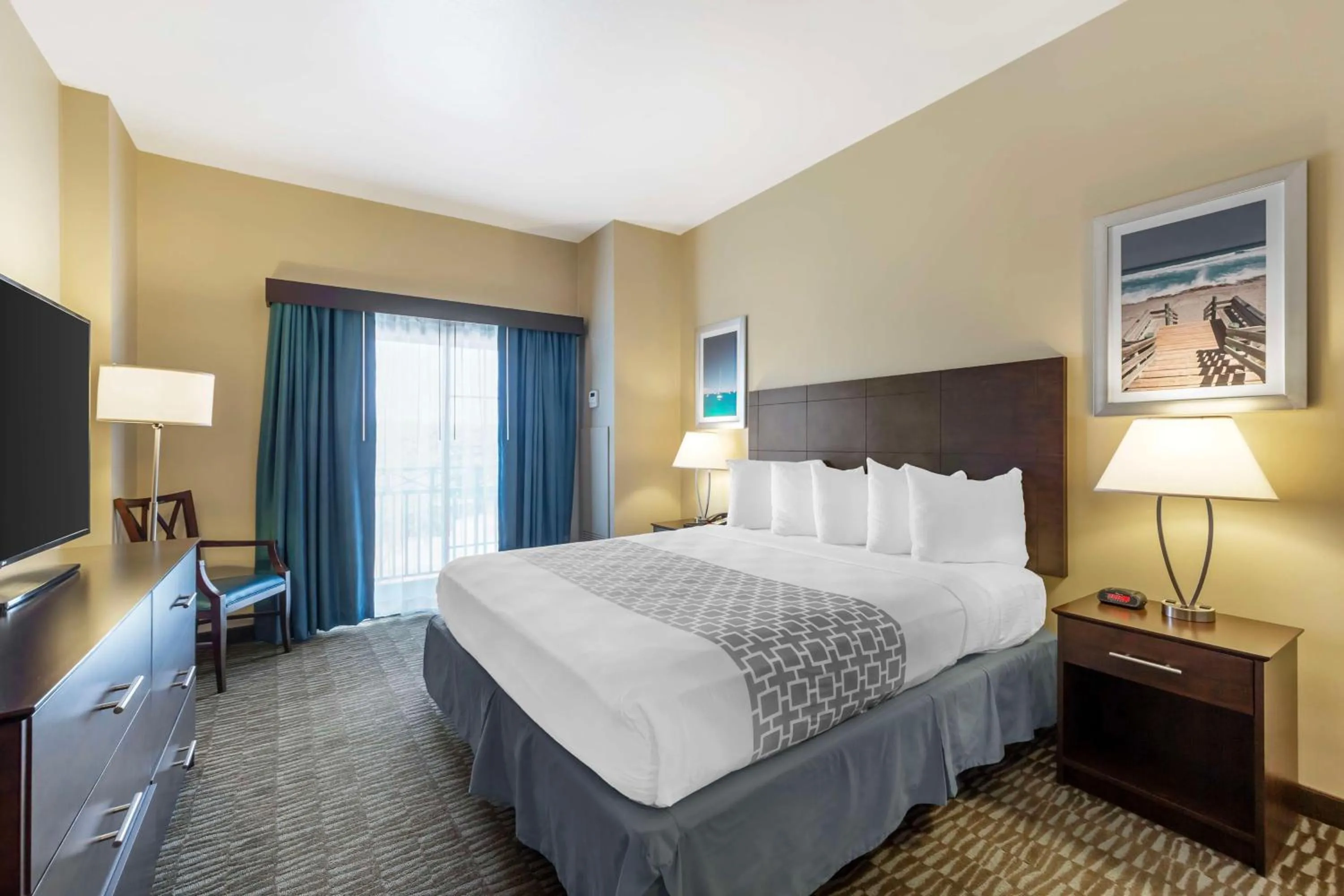 Bedroom, Bed in Best Western Naples Plaza Hotel