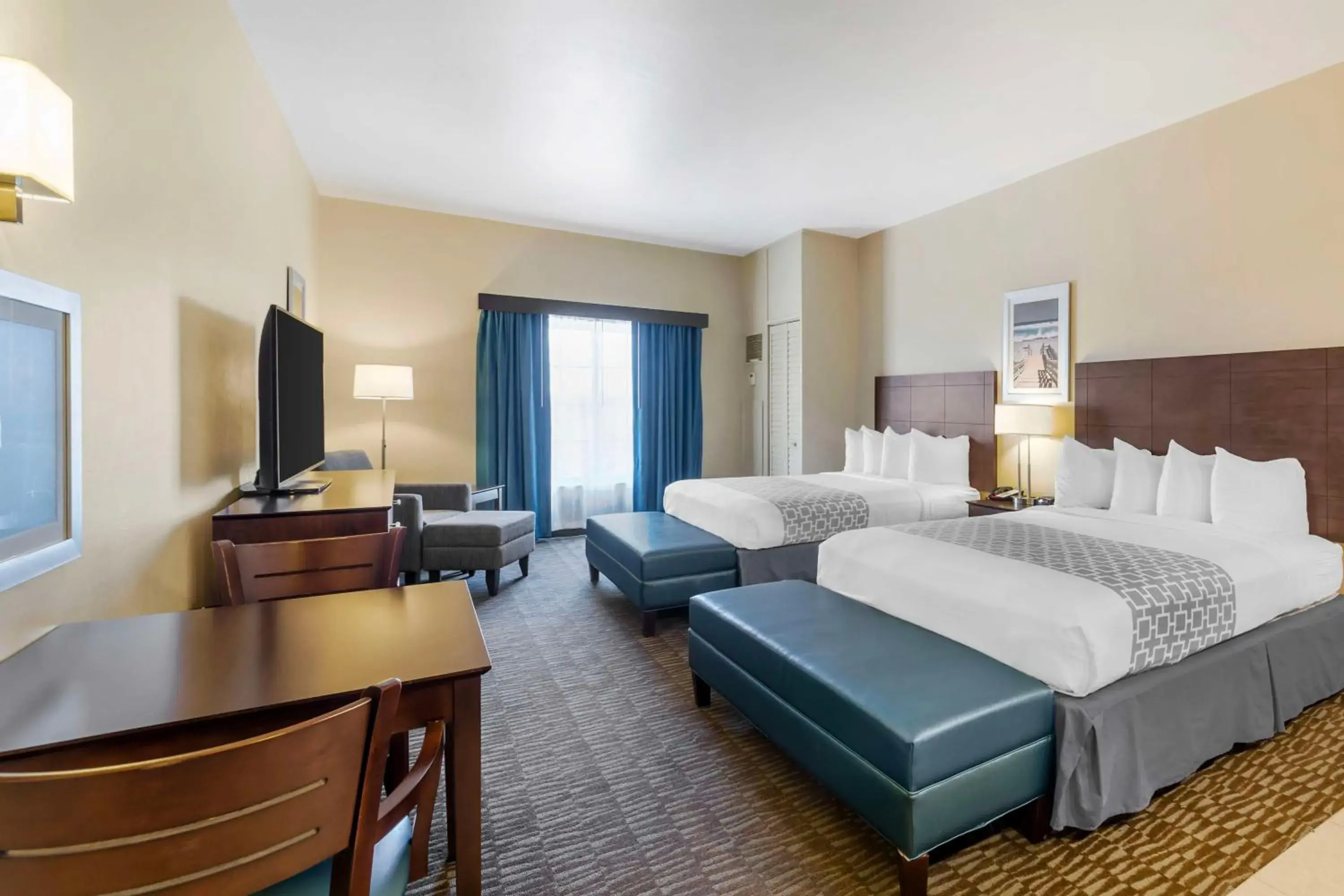 Queen Room with Two Queen Beds in Best Western Naples Plaza Hotel Queen Room with Two Queen Beds in Best Western Naples Plaza Hotel