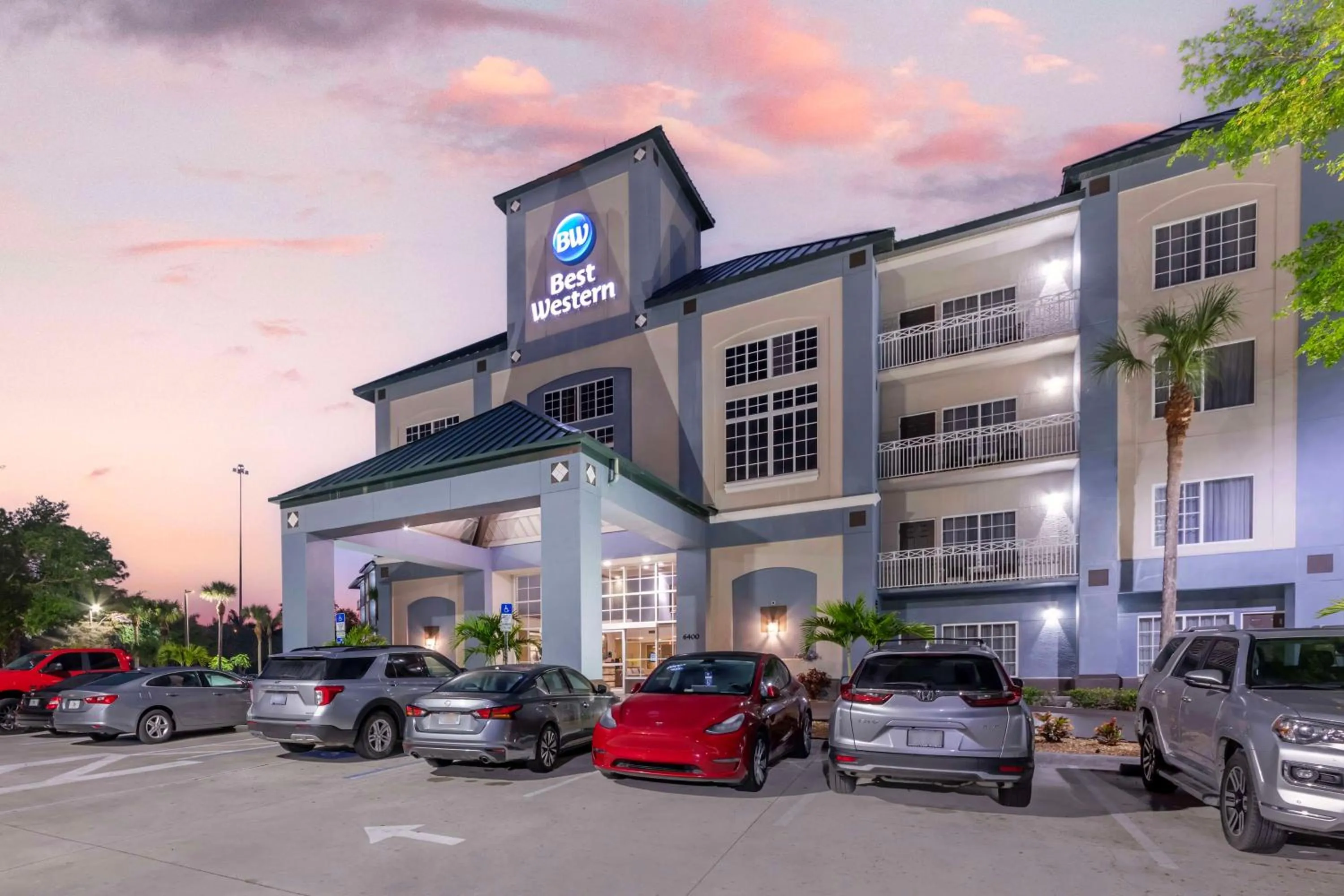 Property building in Best Western Naples Plaza Hotel