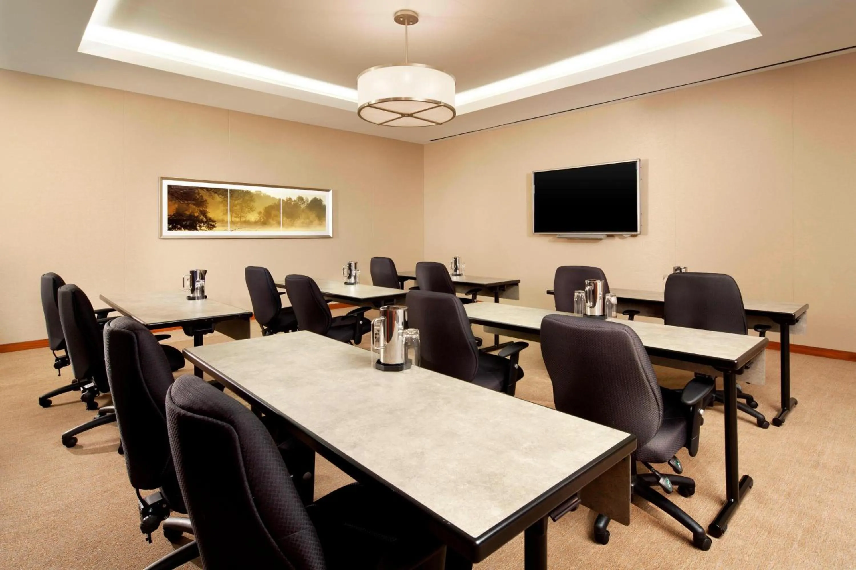 Meeting/conference room in Sheraton Fairplex Suites & Conference Center