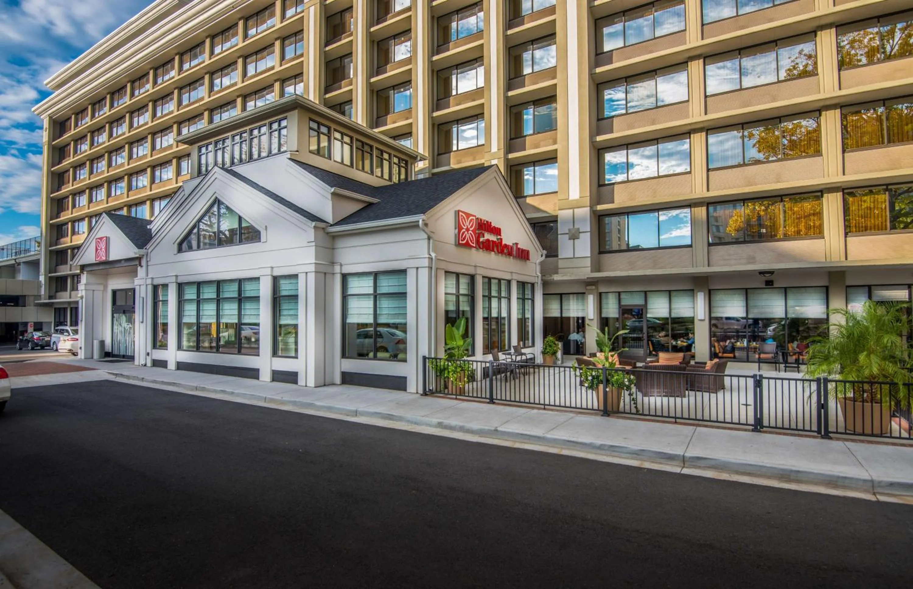 Property building in Hilton Garden Inn Reagan National Airport
