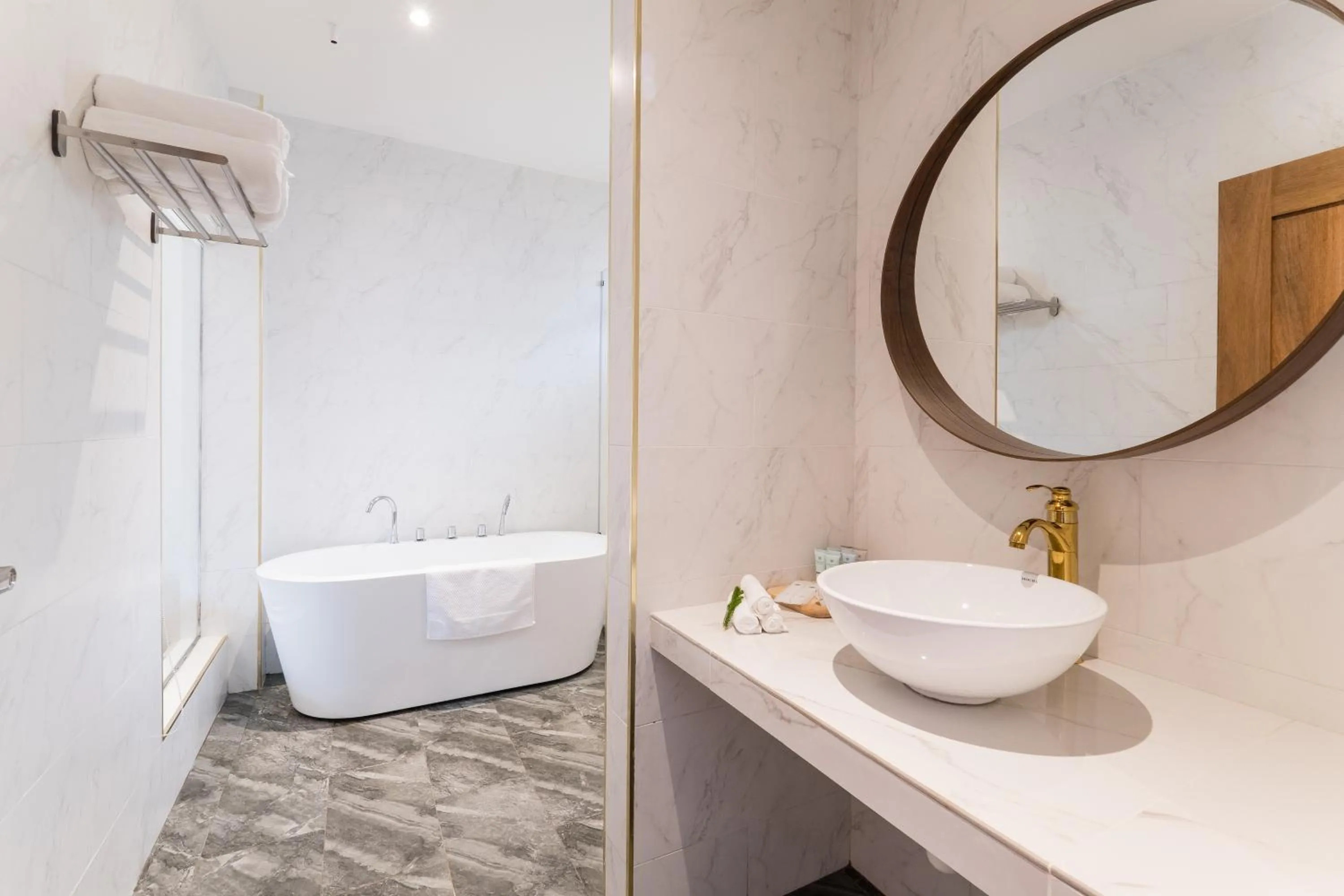 Shower in The Rubber Escape, Melaka