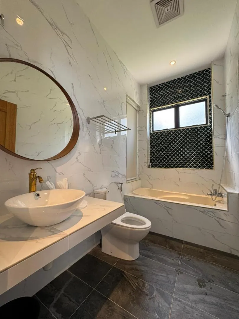 The Rubber Escape, Melaka