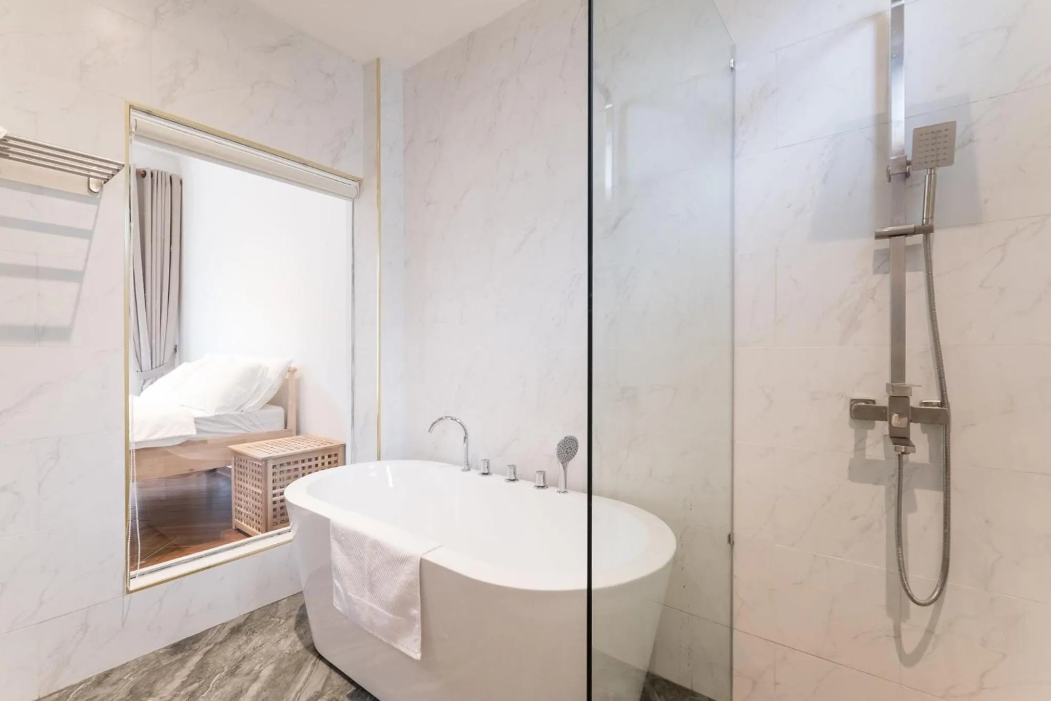 Shower, Bed in The Rubber Escape, Melaka