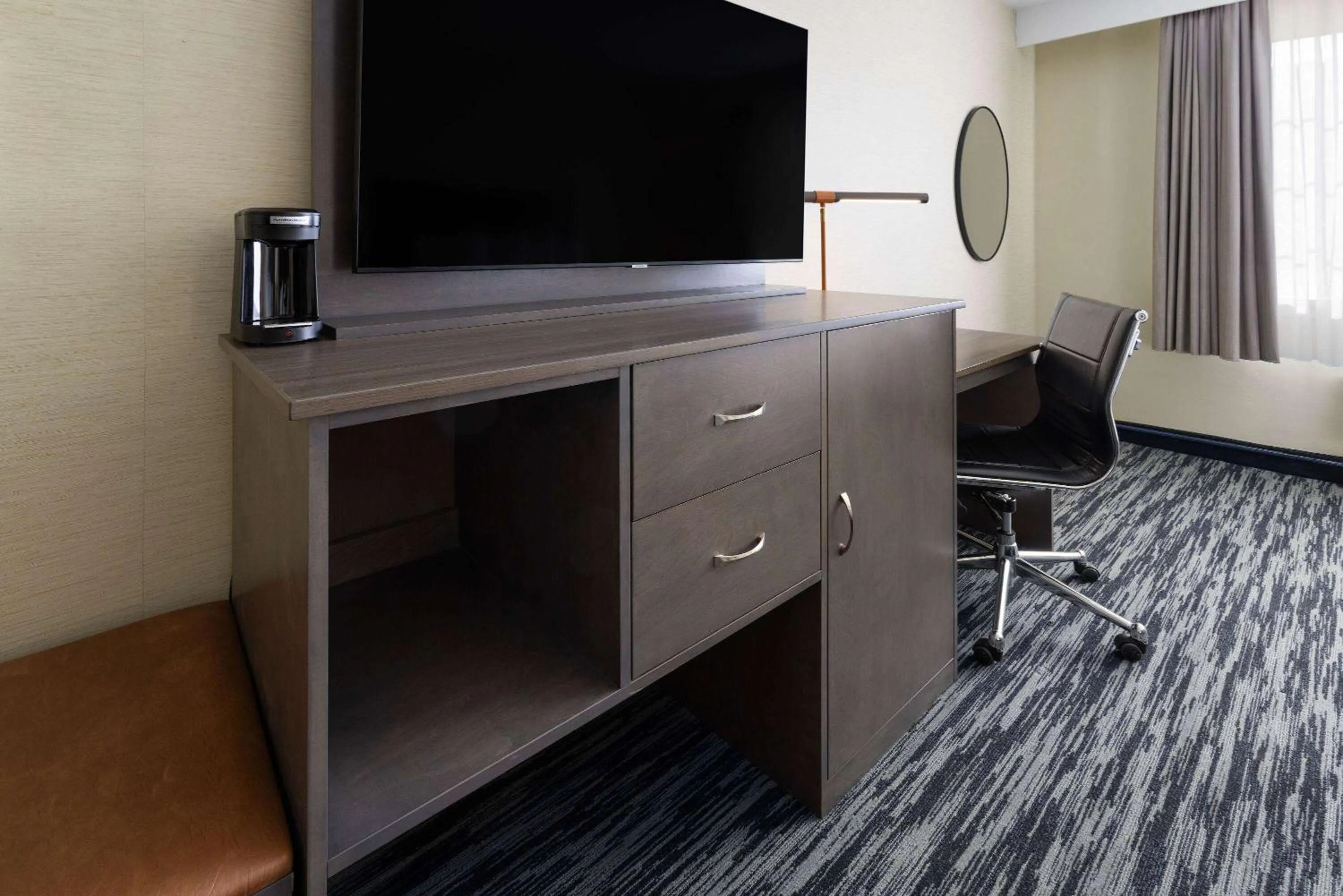 Photo of the whole room in Penn Harris Hotel Harrisburg, Trademark by Wyndham