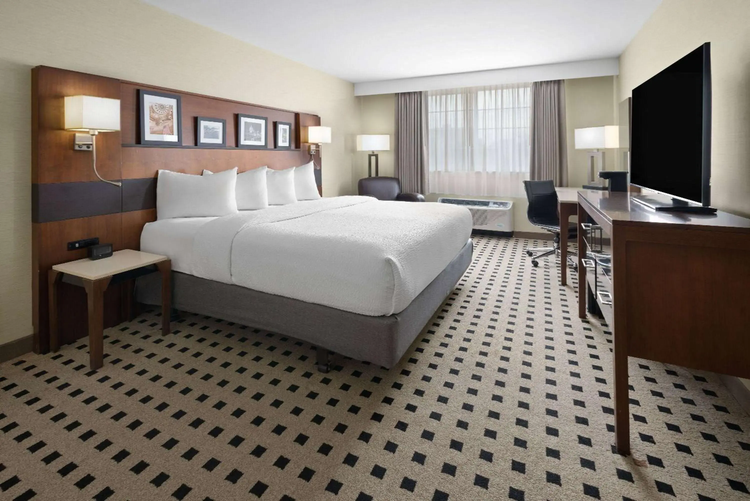 King Room - Non-Smoking in Penn Harris Hotel Harrisburg, Trademark by Wyndham King Room - Non-Smoking in Penn Harris Hotel Harrisburg, Trademark by Wyndham