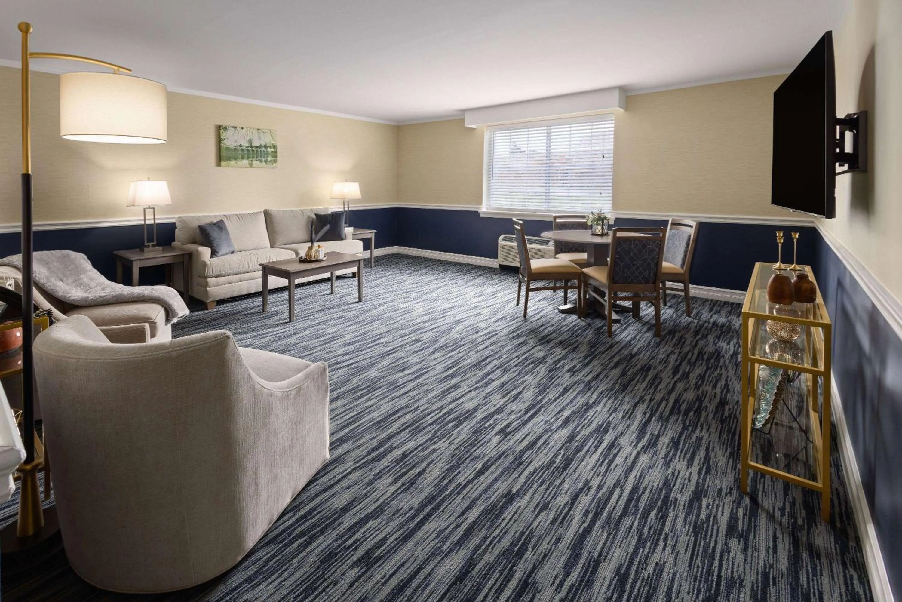 Photo of the whole room in Penn Harris Hotel Harrisburg, Trademark by Wyndham