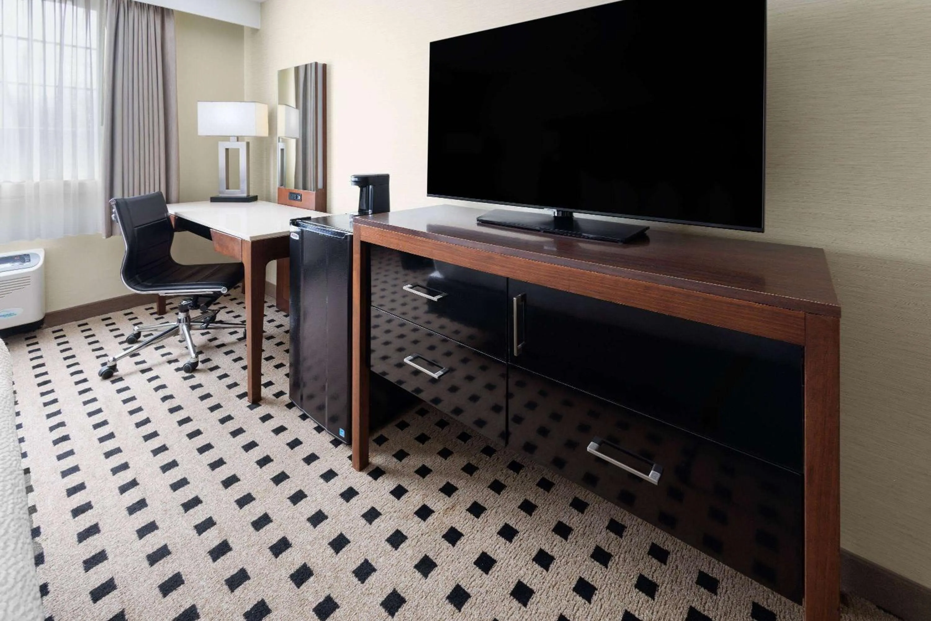 Photo of the whole room in Penn Harris Hotel Harrisburg, Trademark by Wyndham