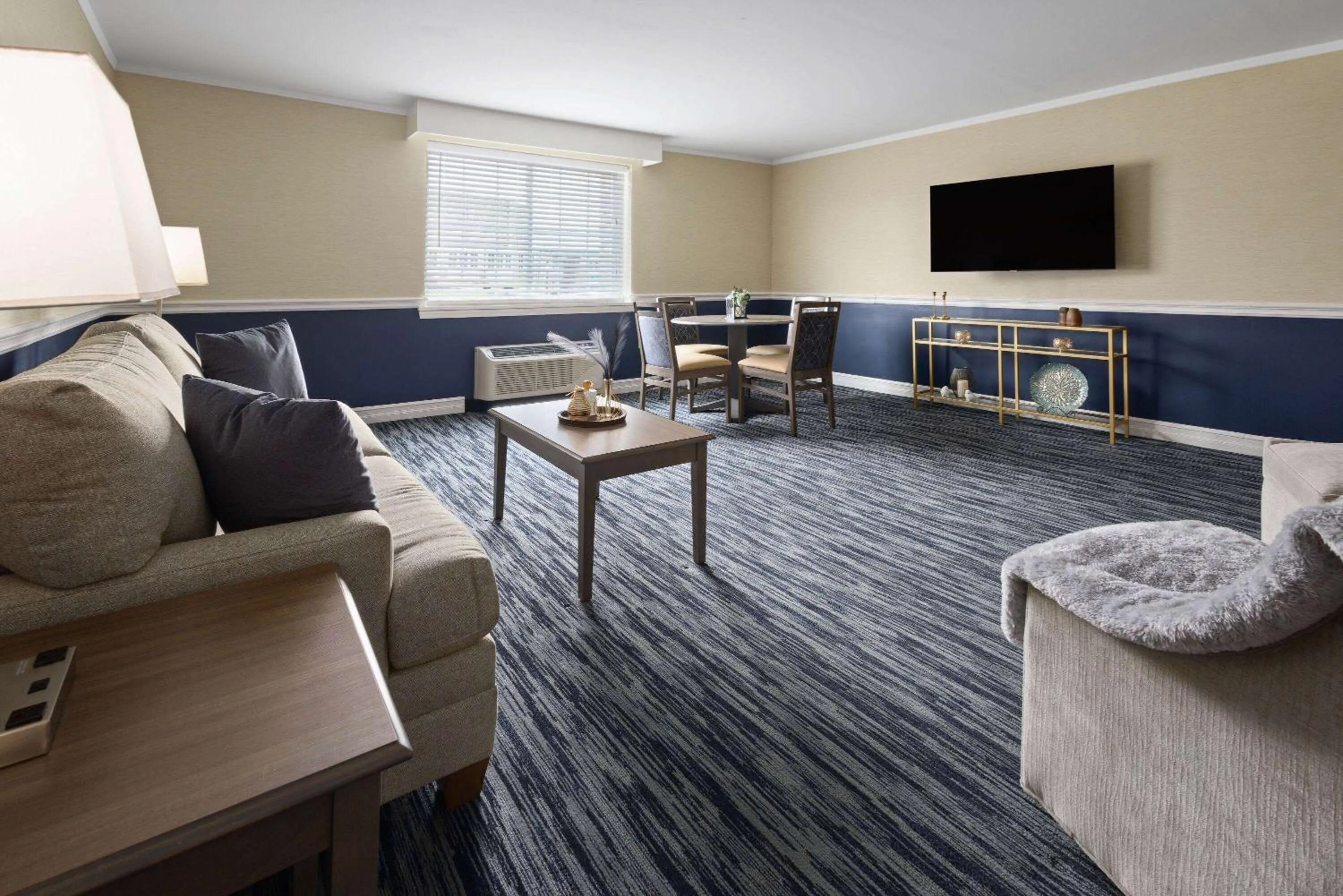 Photo of the whole room in Penn Harris Hotel Harrisburg, Trademark by Wyndham