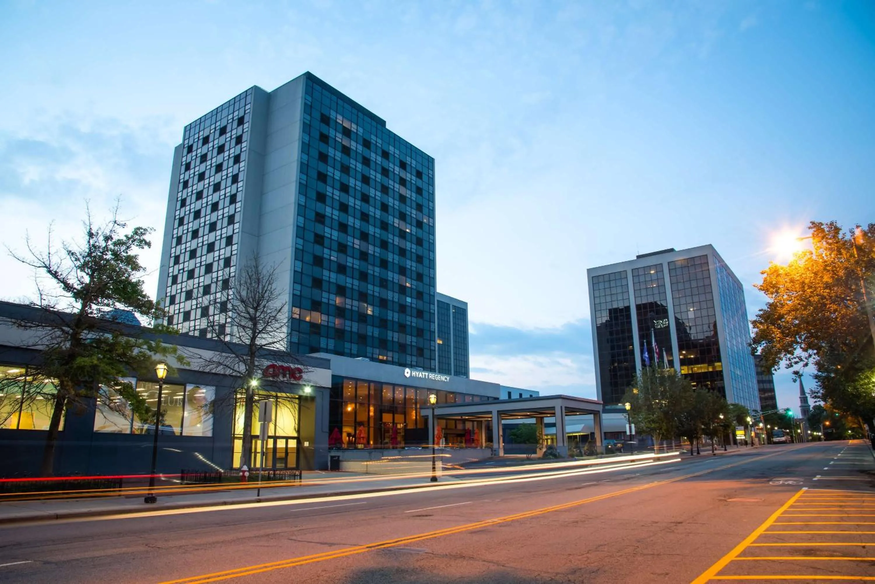 Property building in Hyatt Regency Morristown