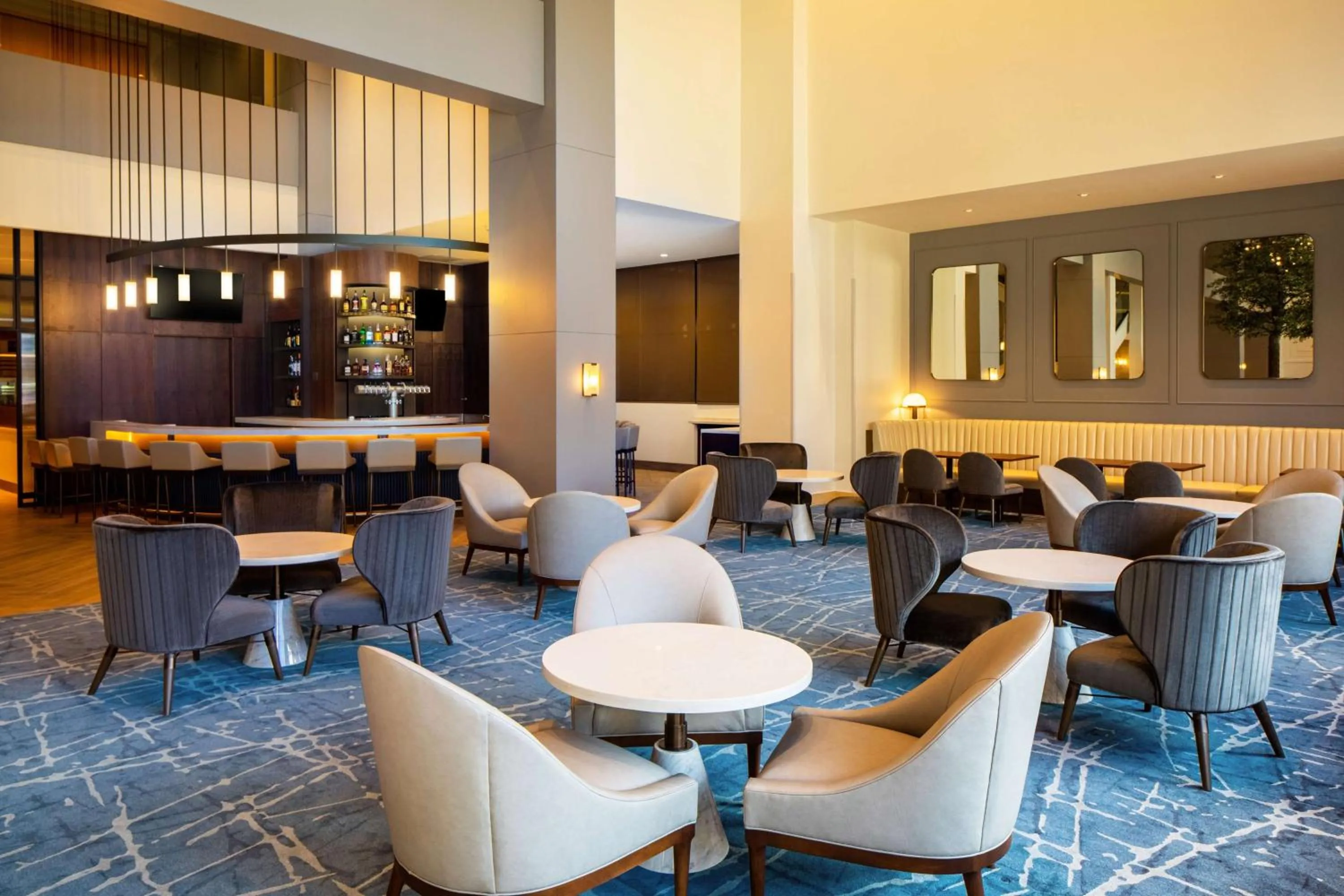 Lounge or bar in Hyatt Regency Morristown