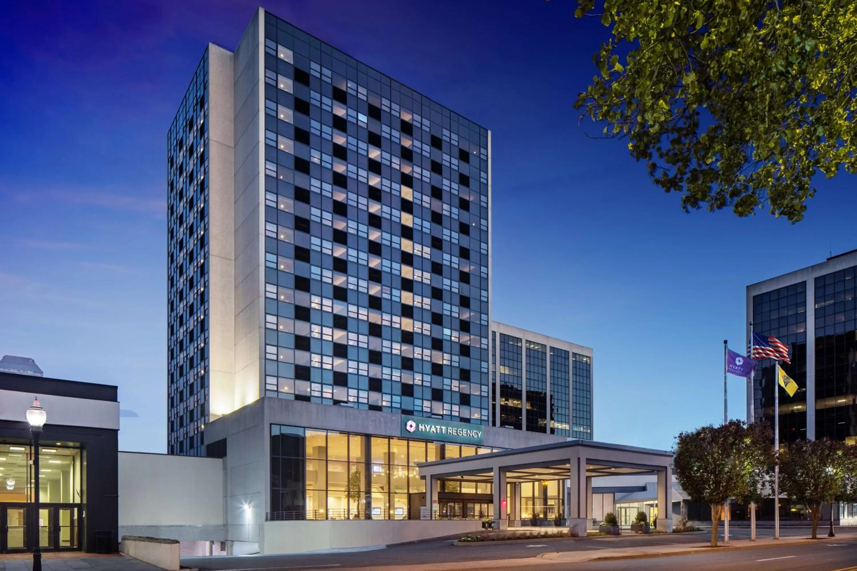 Property building in Hyatt Regency Morristown